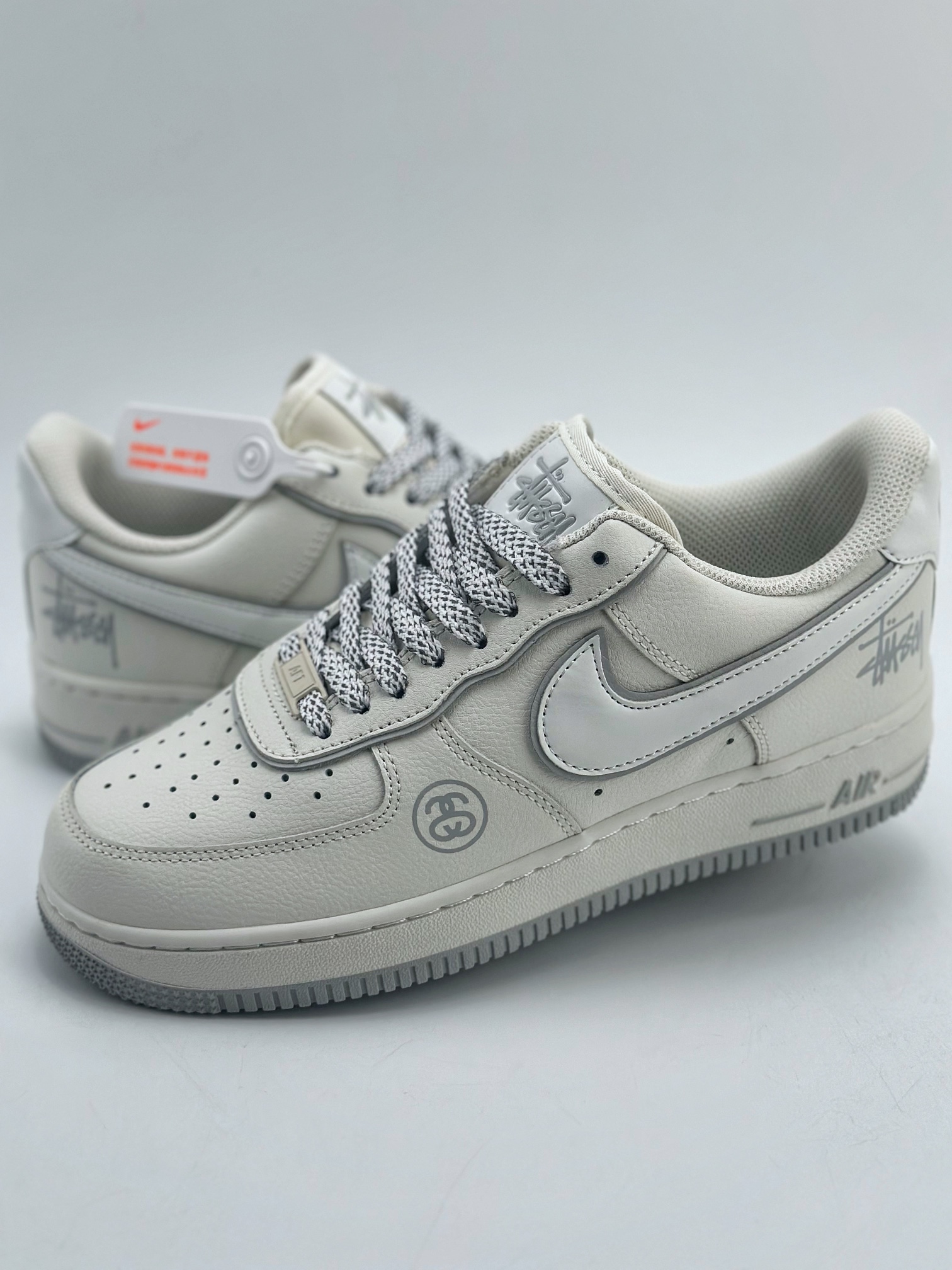 260 Nike Air Force 1 Low 07 x Stussy 斯图西白银满天星 CZ9183-002