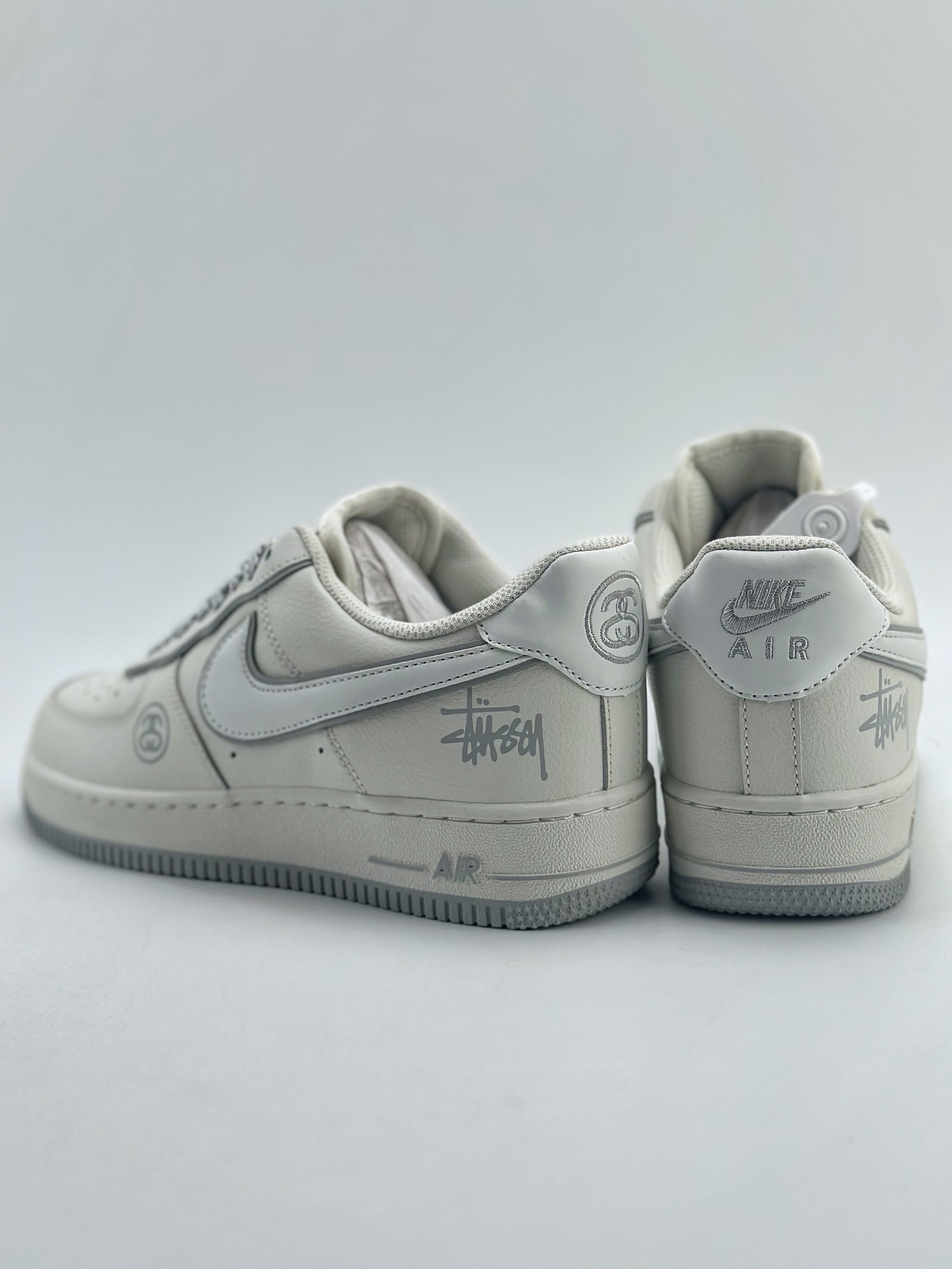 260 Nike Air Force 1 Low 07 x Stussy 斯图西白银满天星 CZ9183-002