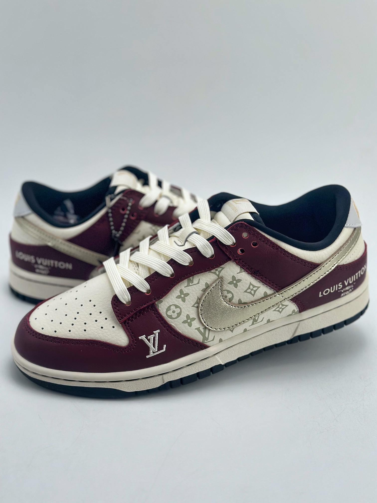 280 Nike SB Dunk Low x Louis Vuitton 酒红银勾 FC1688-188