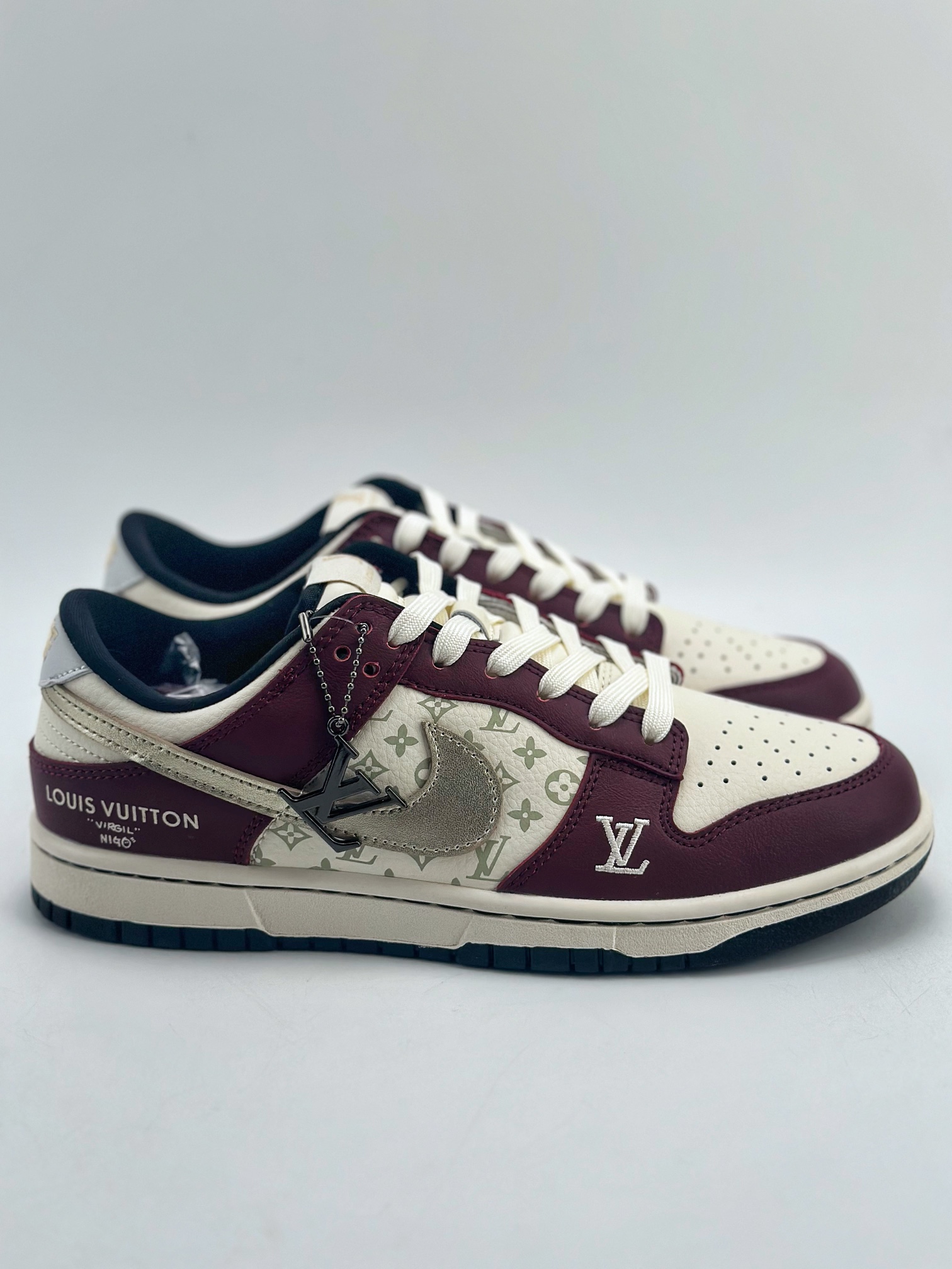 280 Nike SB Dunk Low x Louis Vuitton 酒红银勾 FC1688-188