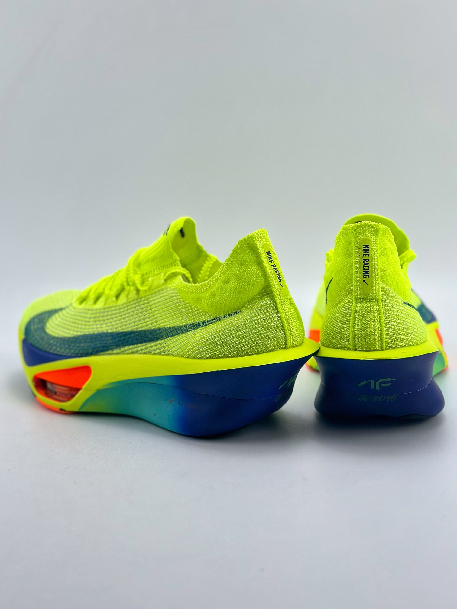 300 耐克Nike Air Zoom Alphafly NextProto "Volt Aqua"阿尔法飞行3代系列马拉松轻量超跑竞速运动慢跑鞋 FD8311-700