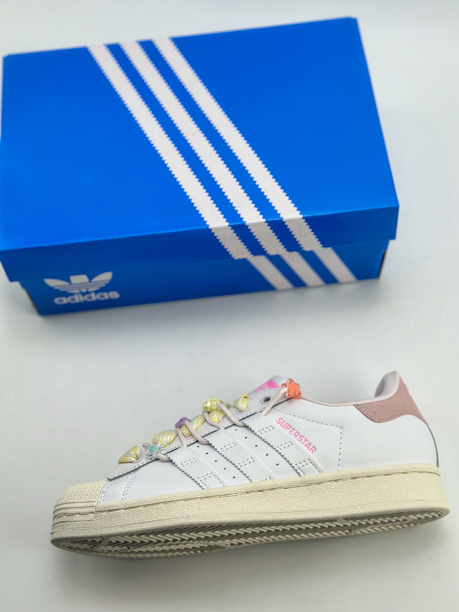 Adidas Originals SUPERSTAR W White and Pink This shoe IF1802