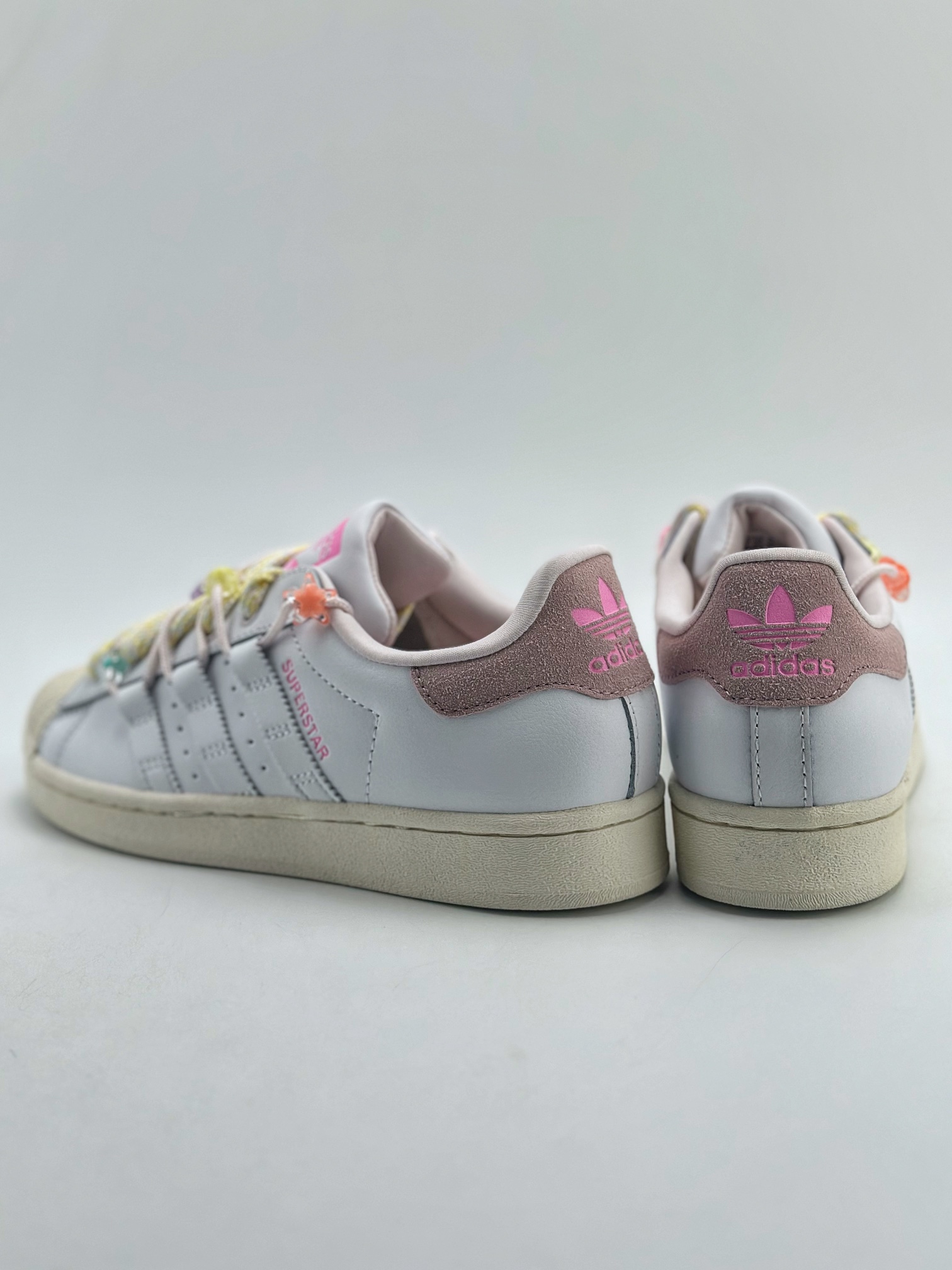 Adidas Originals SUPERSTAR W White and Pink This shoe IF1802