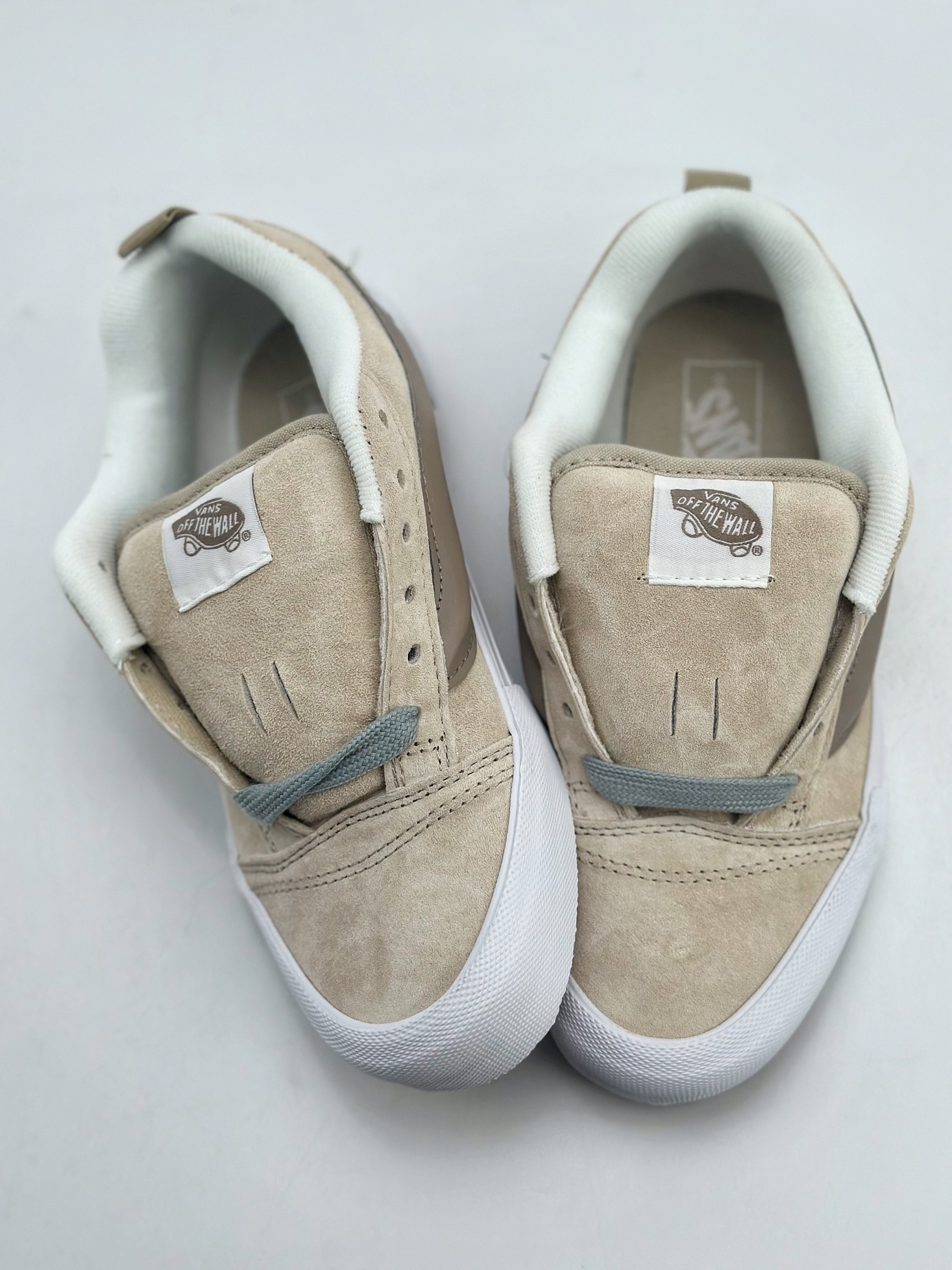 150 Vans Classics Knu Skool 面包鞋