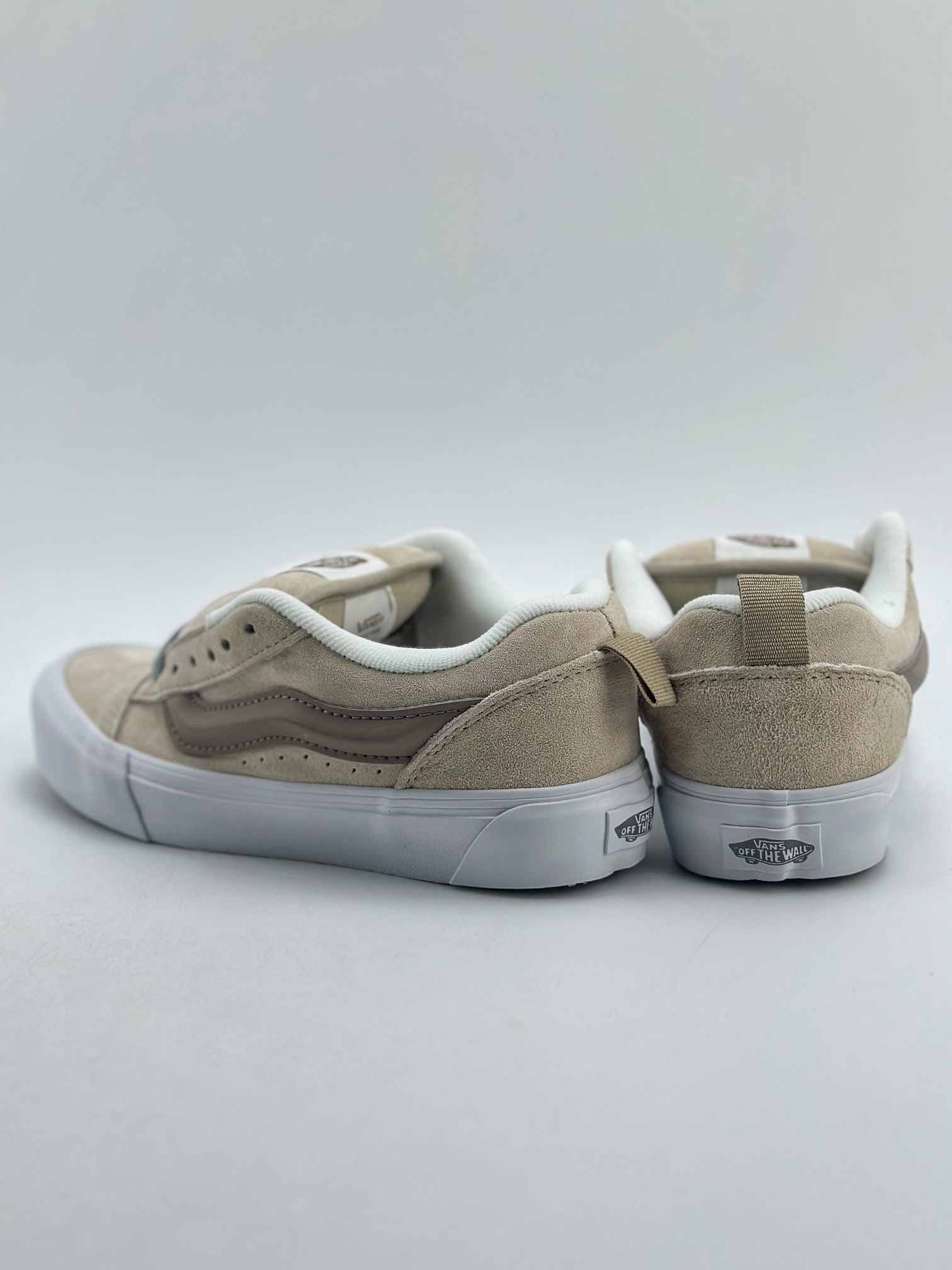 150 Vans Classics Knu Skool 面包鞋