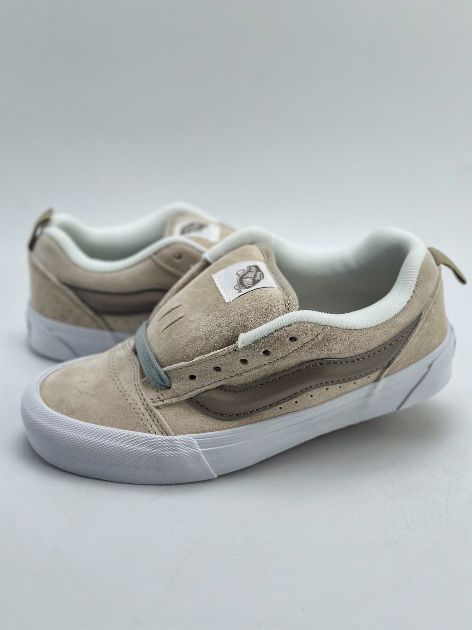 150 Vans Classics Knu Skool 面包鞋