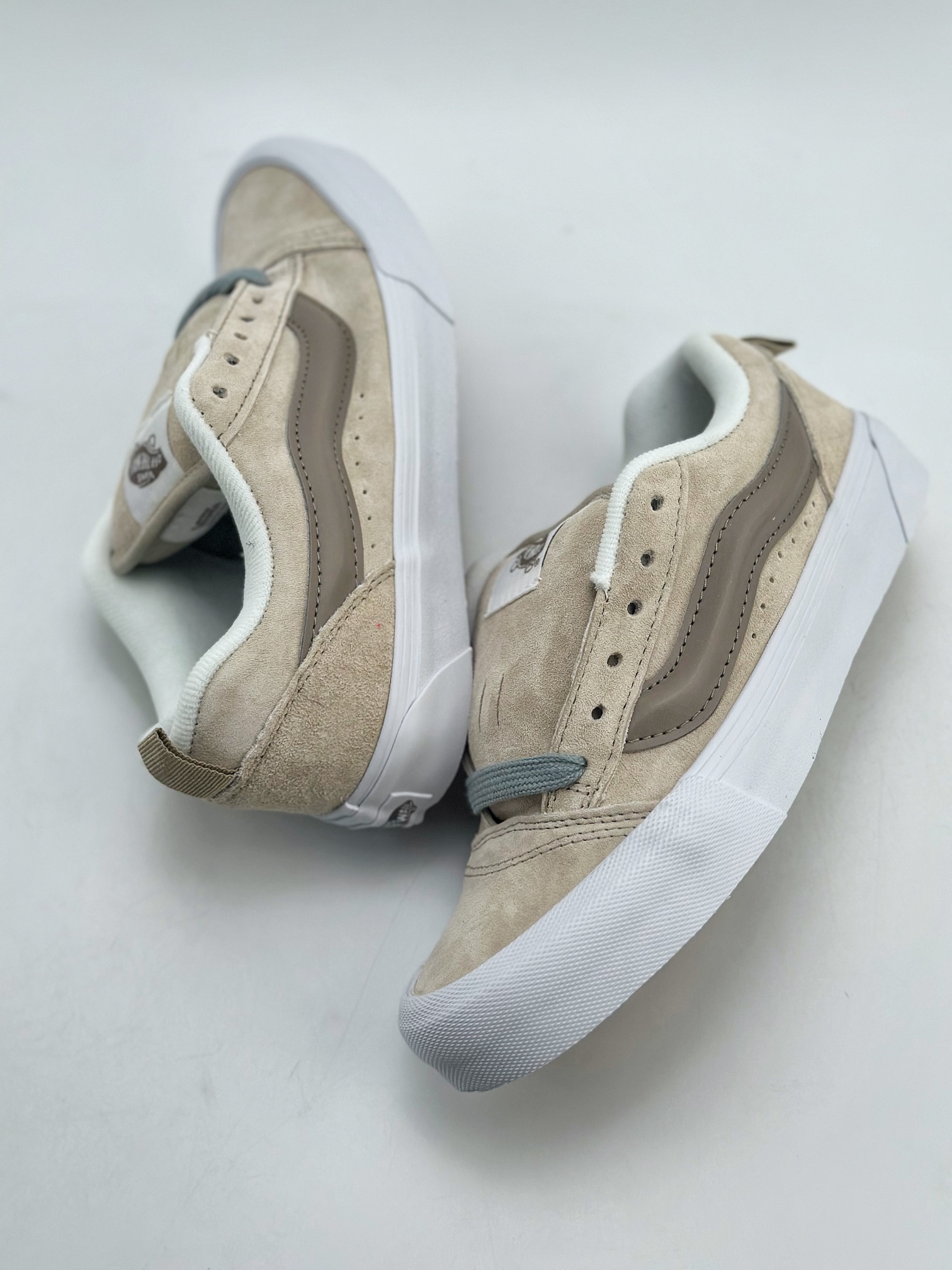 150 Vans Classics Knu Skool 面包鞋