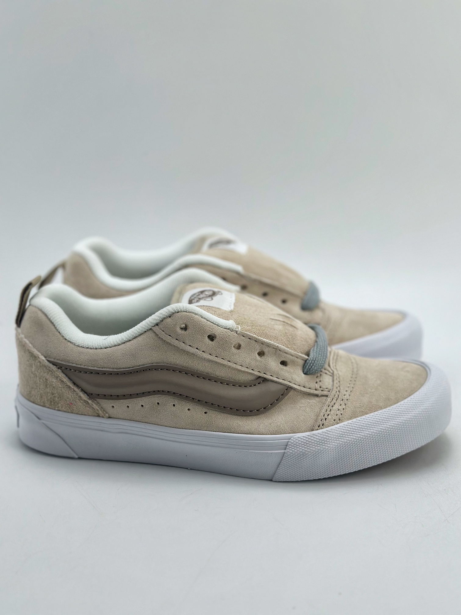 150 Vans Classics Knu Skool 面包鞋