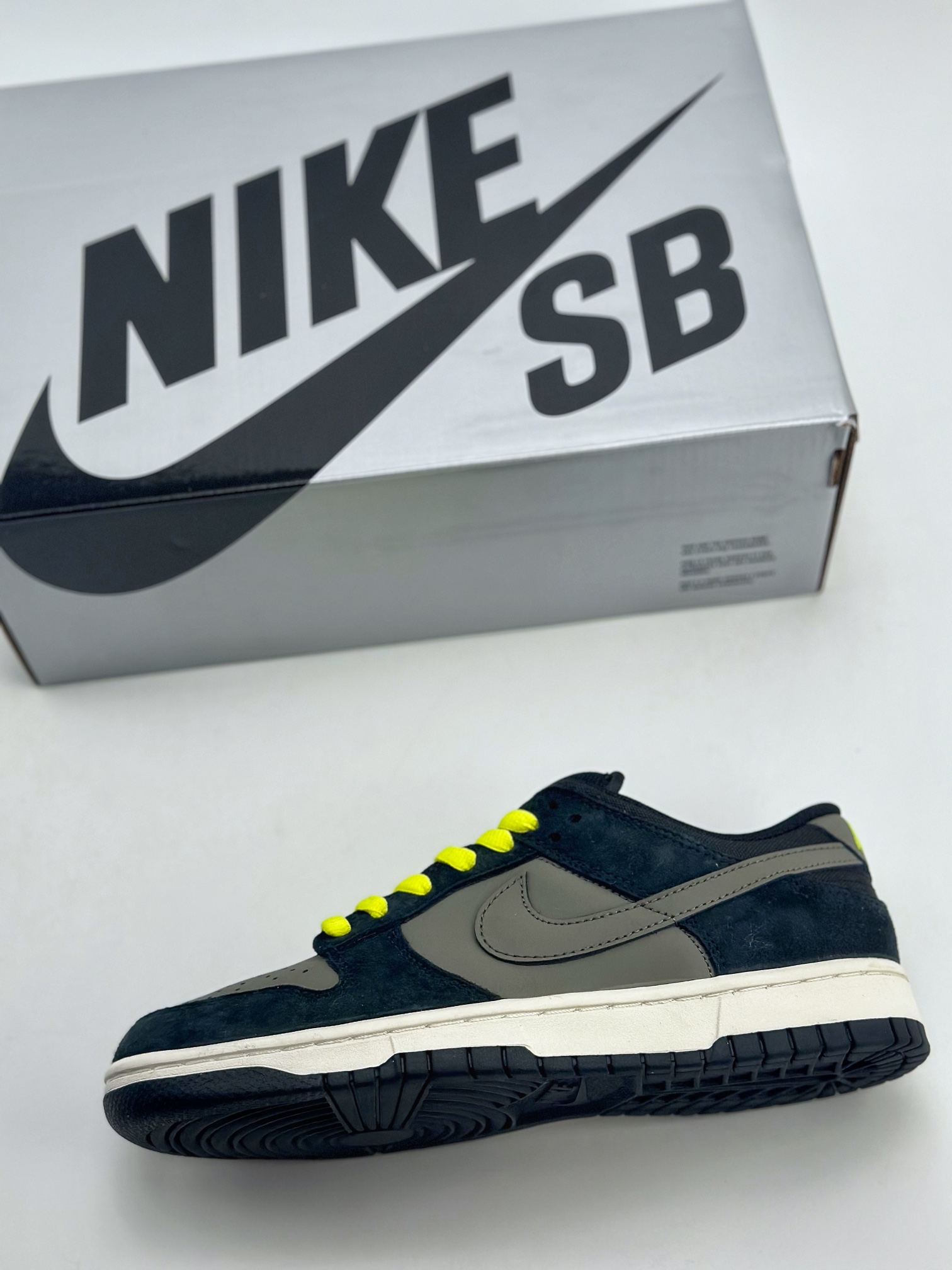 260 Nike SB Dunk Low 黑橄榄 504750-078