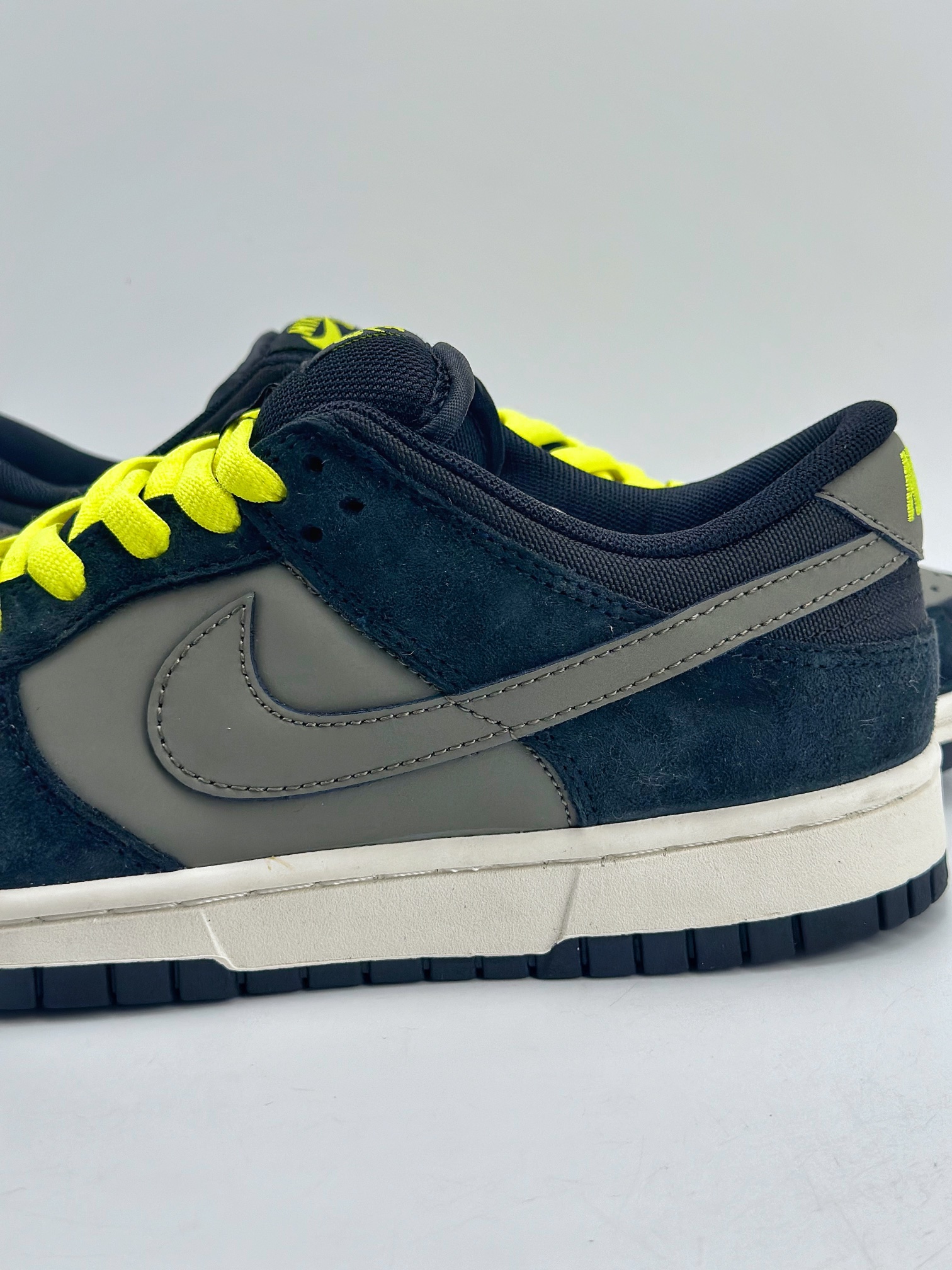 260 Nike SB Dunk Low 黑橄榄 504750-078