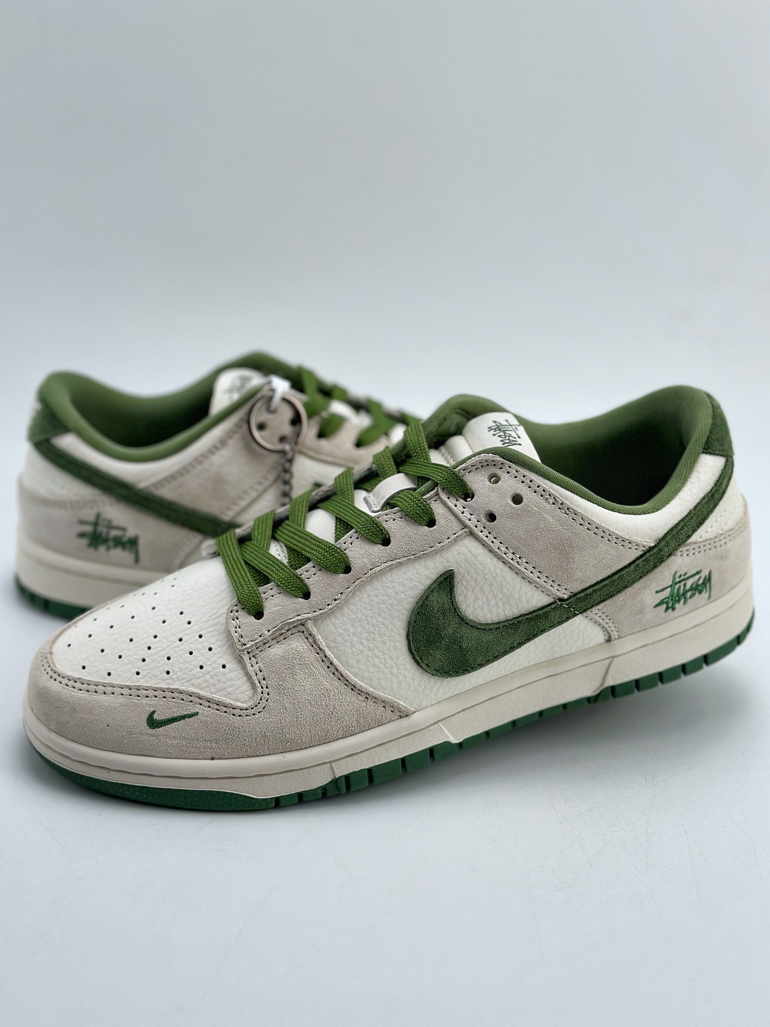 300 Nike SB Dunk Low x Stussy 米白绿 DQ1098-340