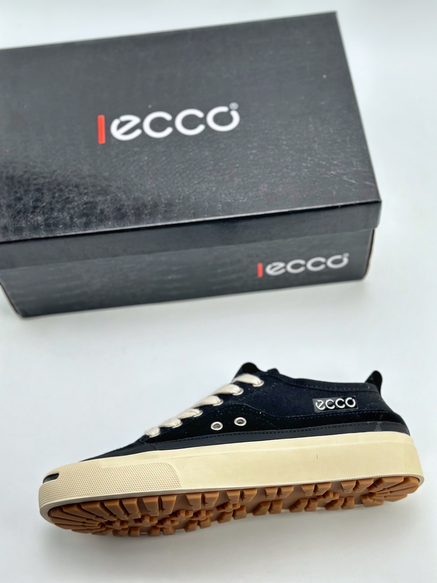 240 ECCO/爱步 运动跑鞋/休闲鞋 品质 钢印Logo 独家官网订制