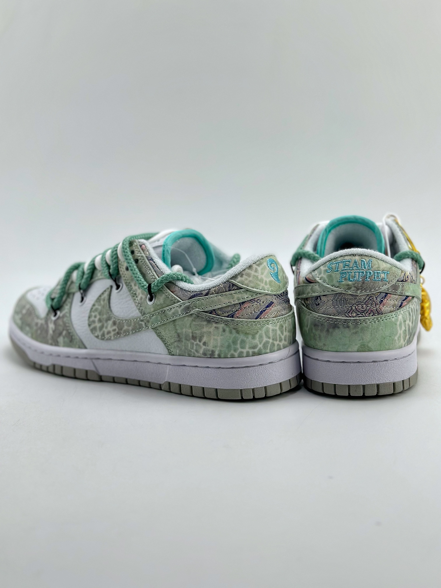 Nike SB Dunk Low Chinese New Year Limited Edition Dragon Pattern SJ2068-229