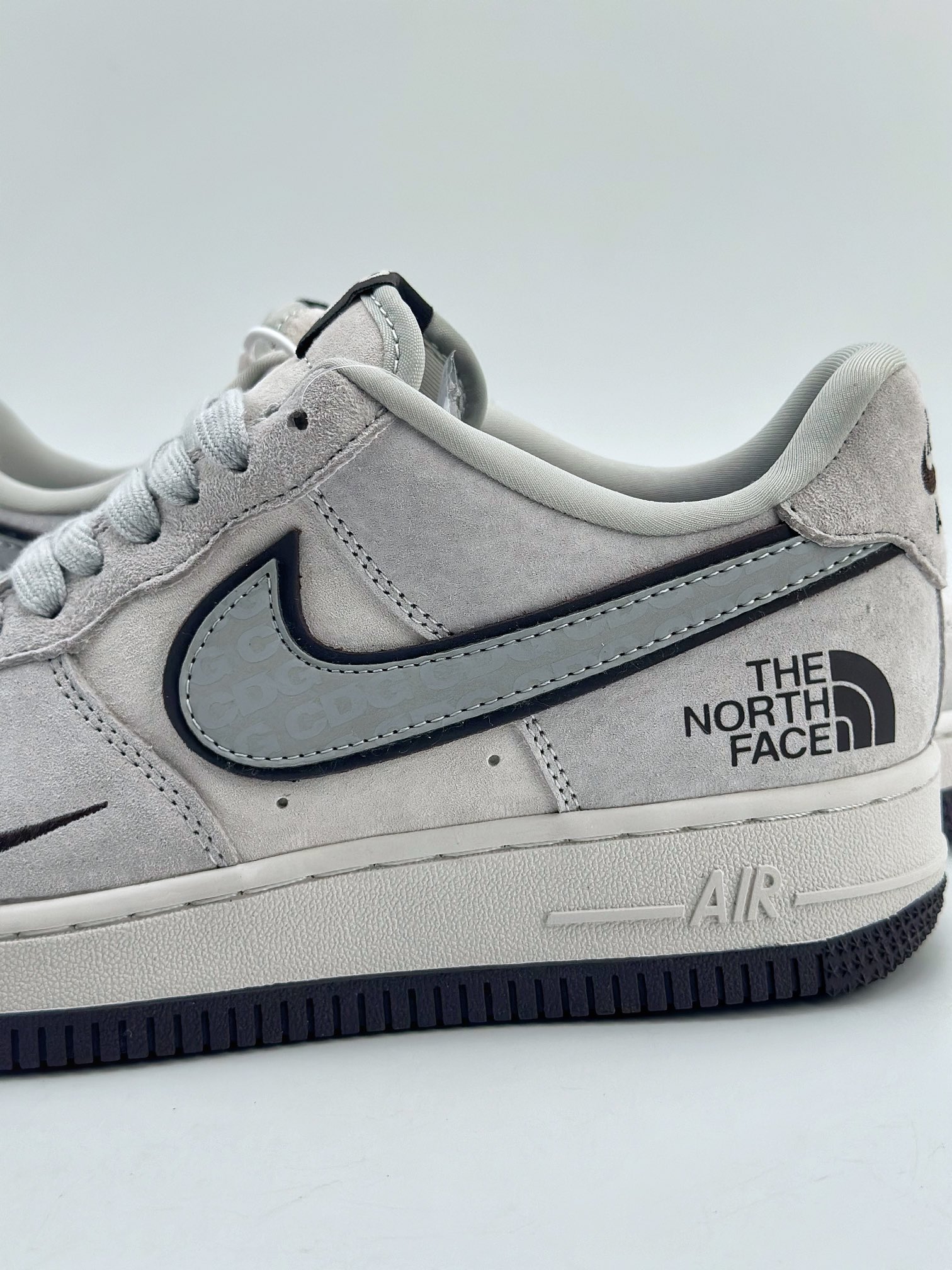 260 Nike Air Force 1 Low 07 x CDG x The North Face 白灰 HD1968-015