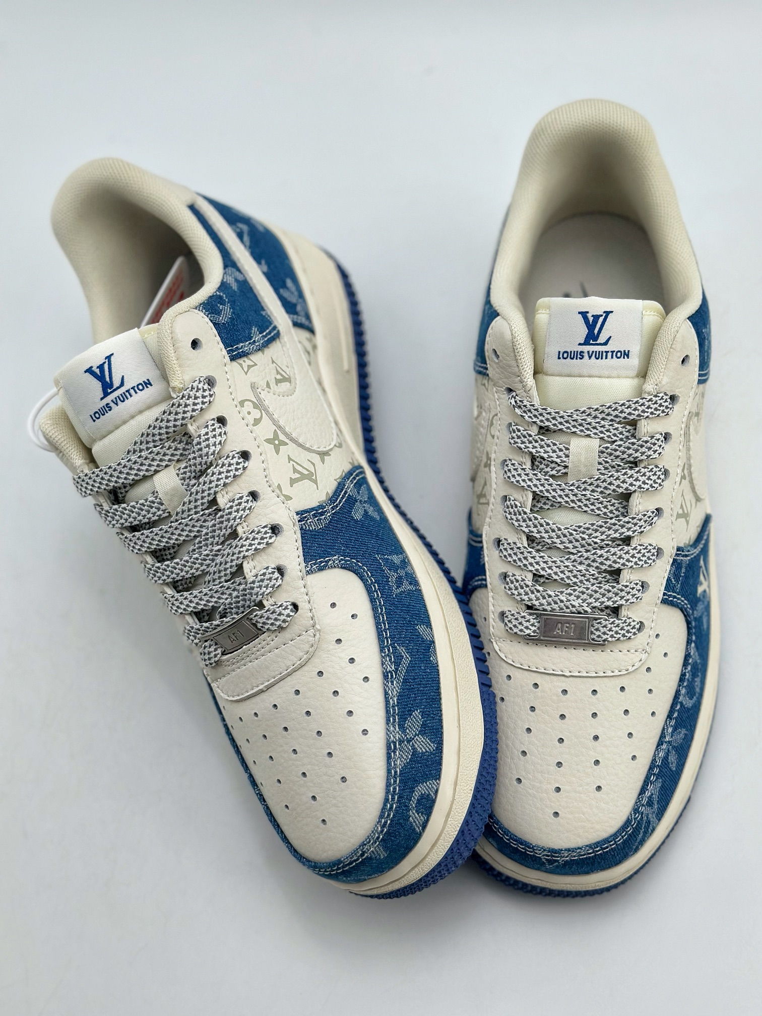 260 Nike Air Force 1 Low 07 x Louis Vuitton 白蓝牛仔 DD8686-400