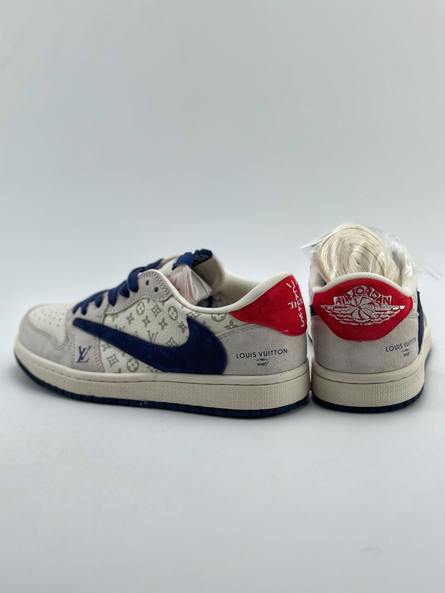 280 Travis Scott x Nike Air Jordan 1 Low x Louis Vuitton Air Jordan 1 Low 反转翻毛白蓝红倒钩 YQ2088-668