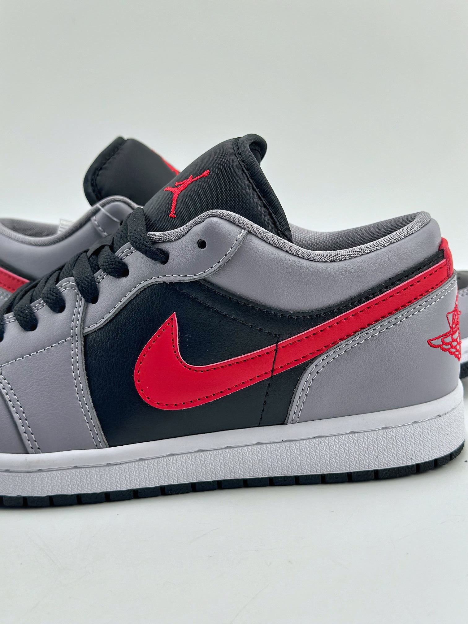 200 Air Jordan 1 Retro Low 黑灰红 FZ4183-002