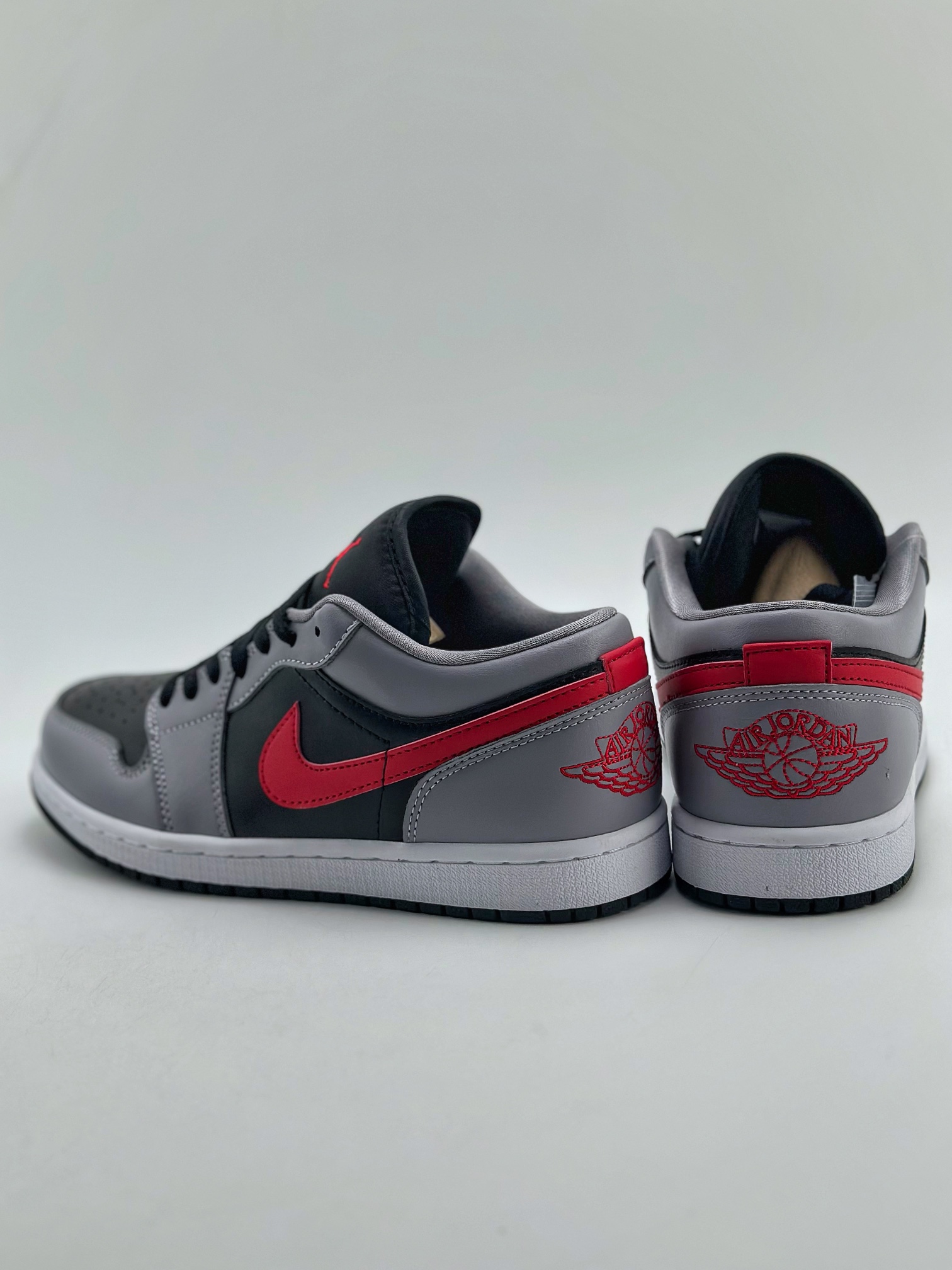 200 Air Jordan 1 Retro Low 黑灰红 FZ4183-002