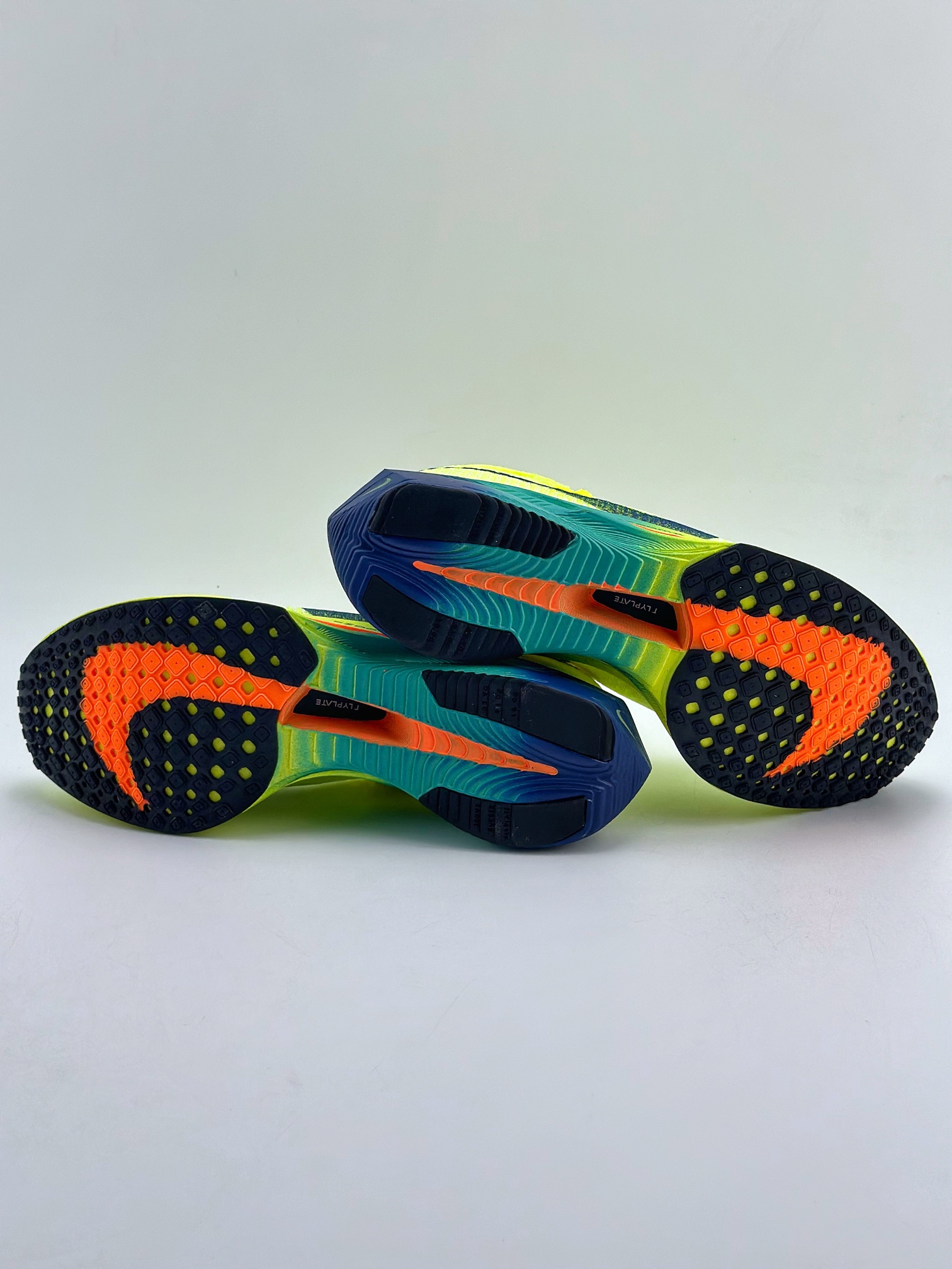 240 Nike ZoomX Vaporfly NEXT减震马拉松跑步鞋  DV4129-700