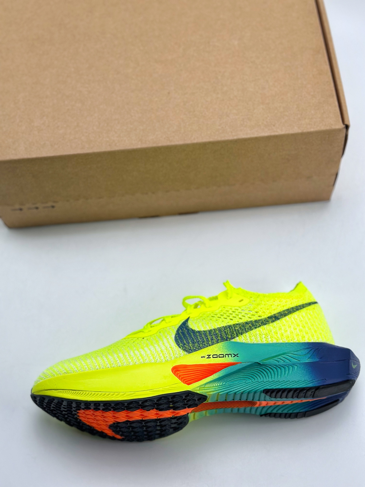 240 Nike ZoomX Vaporfly NEXT减震马拉松跑步鞋  DV4129-700