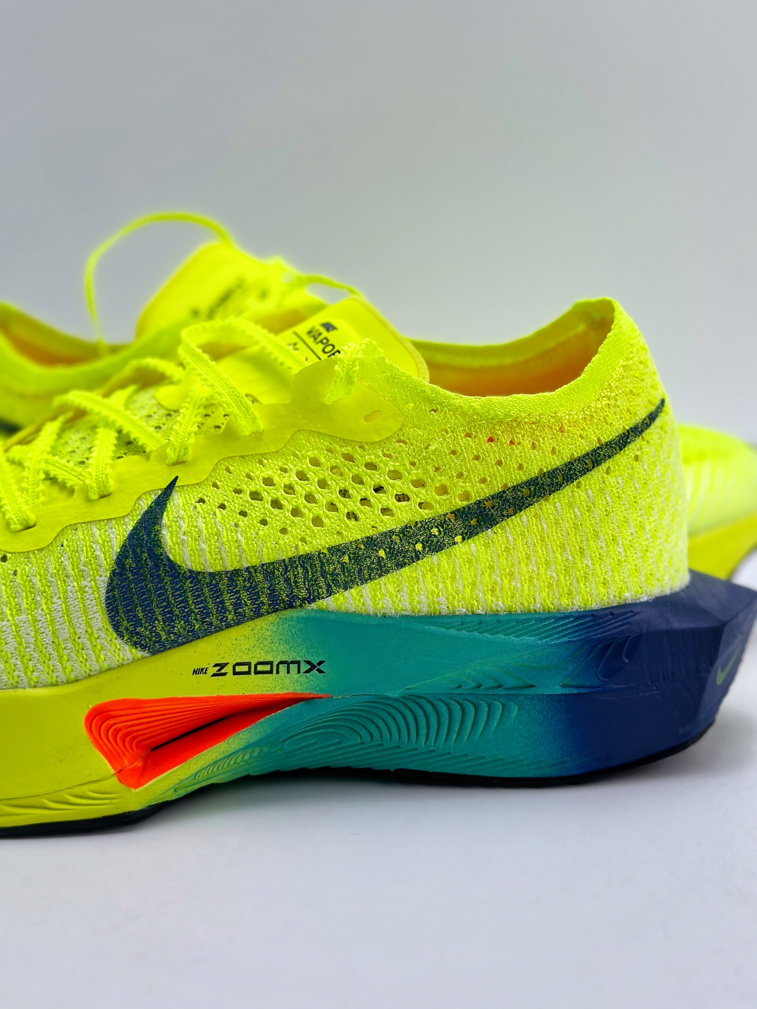 240 Nike ZoomX Vaporfly NEXT减震马拉松跑步鞋  DV4129-700