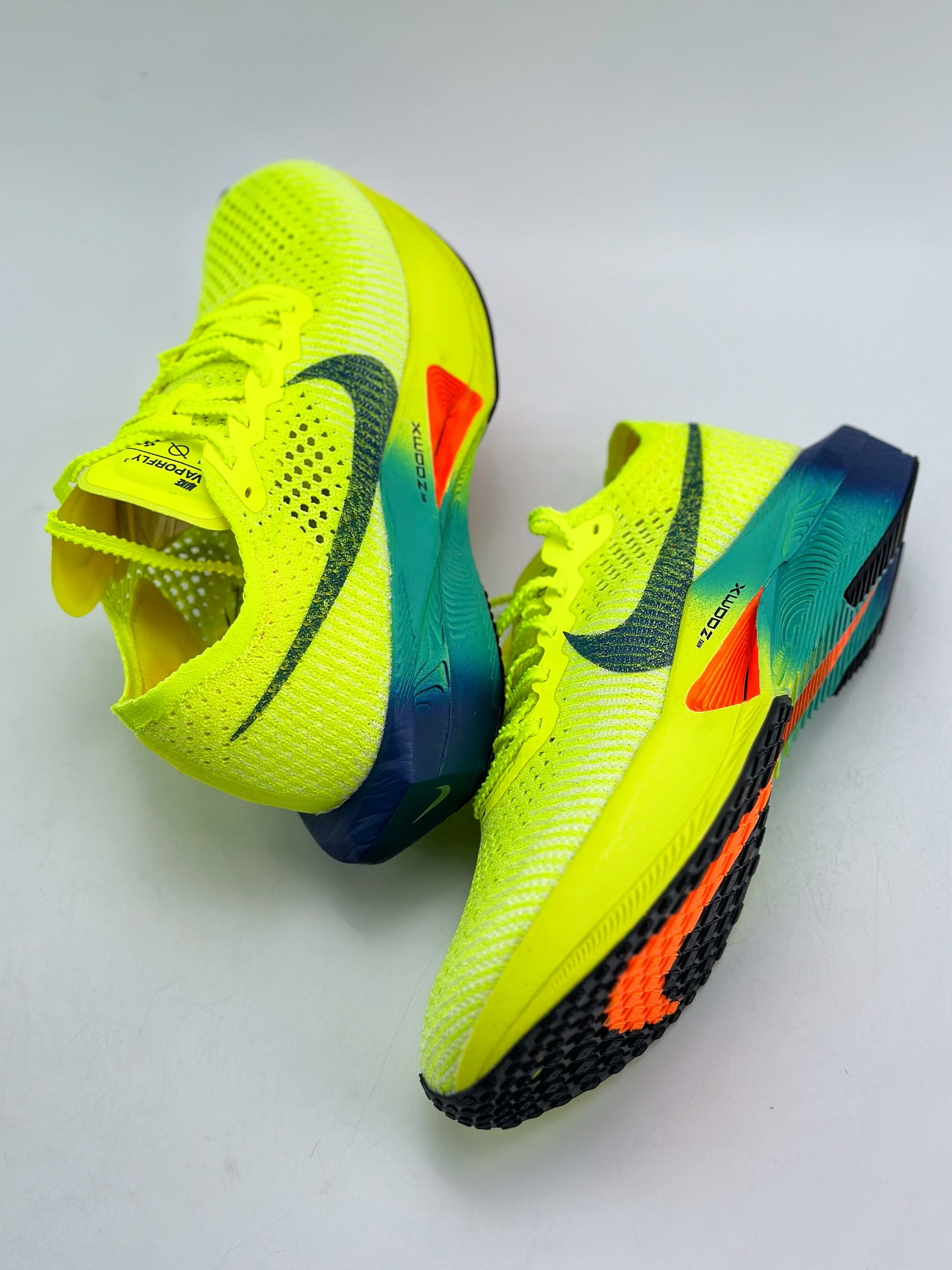 240 Nike ZoomX Vaporfly NEXT减震马拉松跑步鞋  DV4129-700