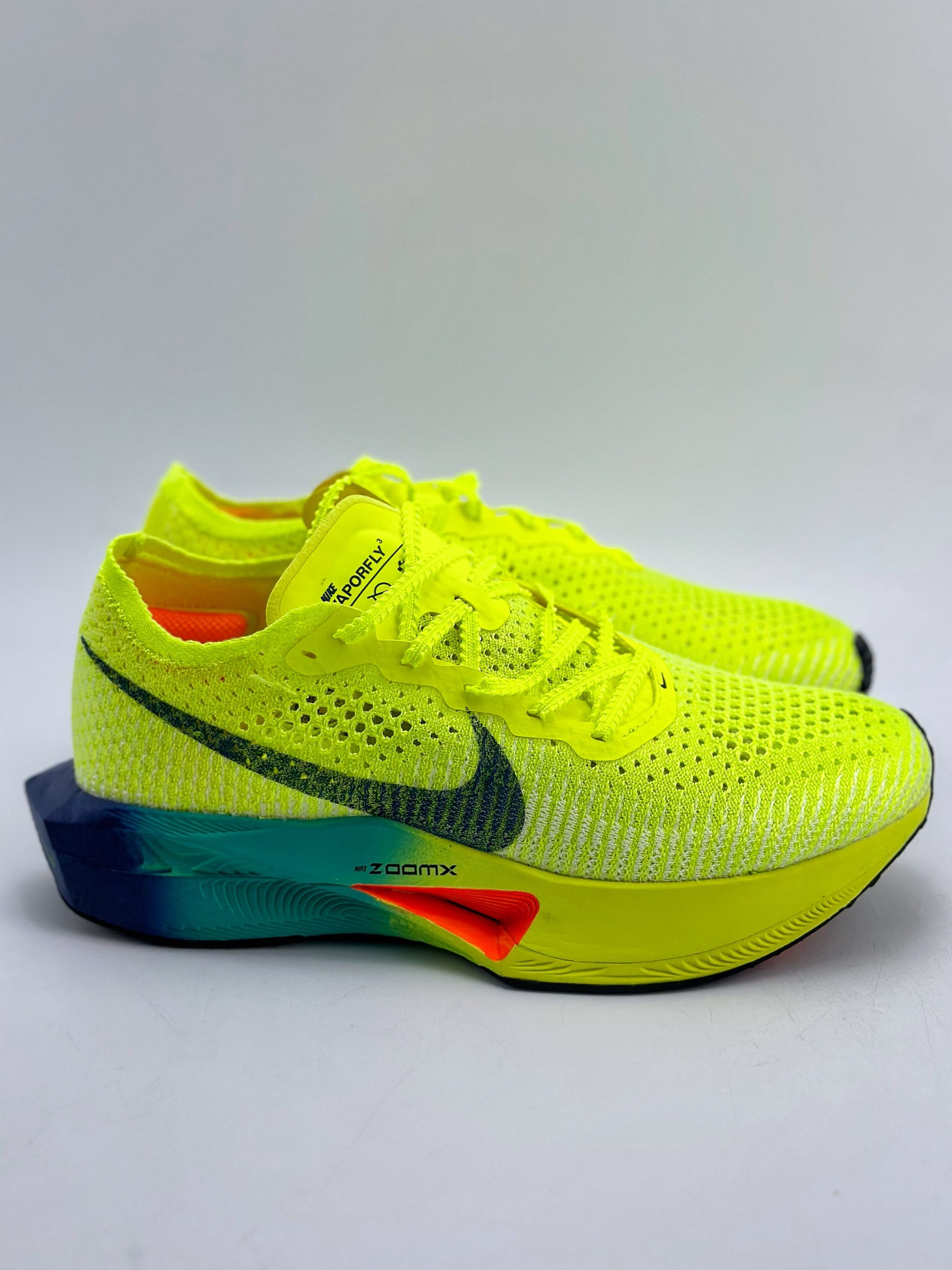 240 Nike ZoomX Vaporfly NEXT减震马拉松跑步鞋  DV4129-700