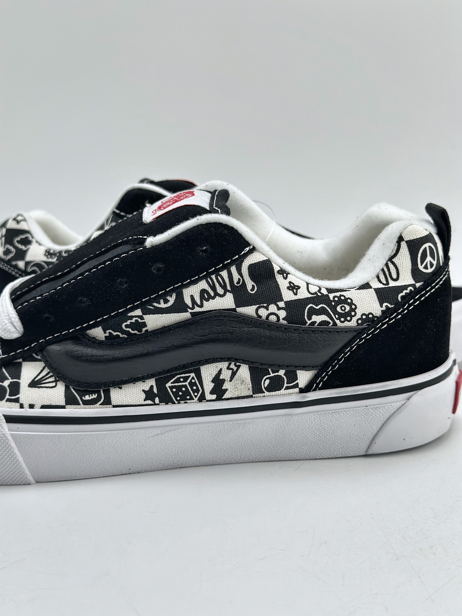 150 Vans Classics Knu Skool 面包鞋 范斯官方 经典黑涂鸦面包鞋