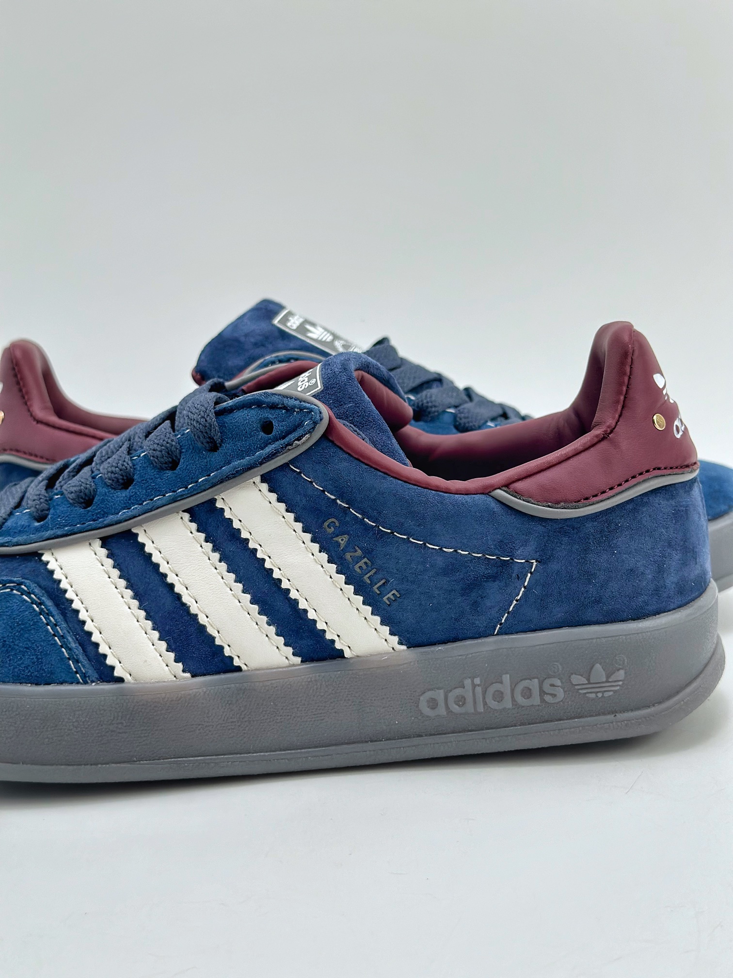 140 adidas Originals Gazelle INdoor W 三叶草休闲防滑耐磨低帮板鞋  ID1008