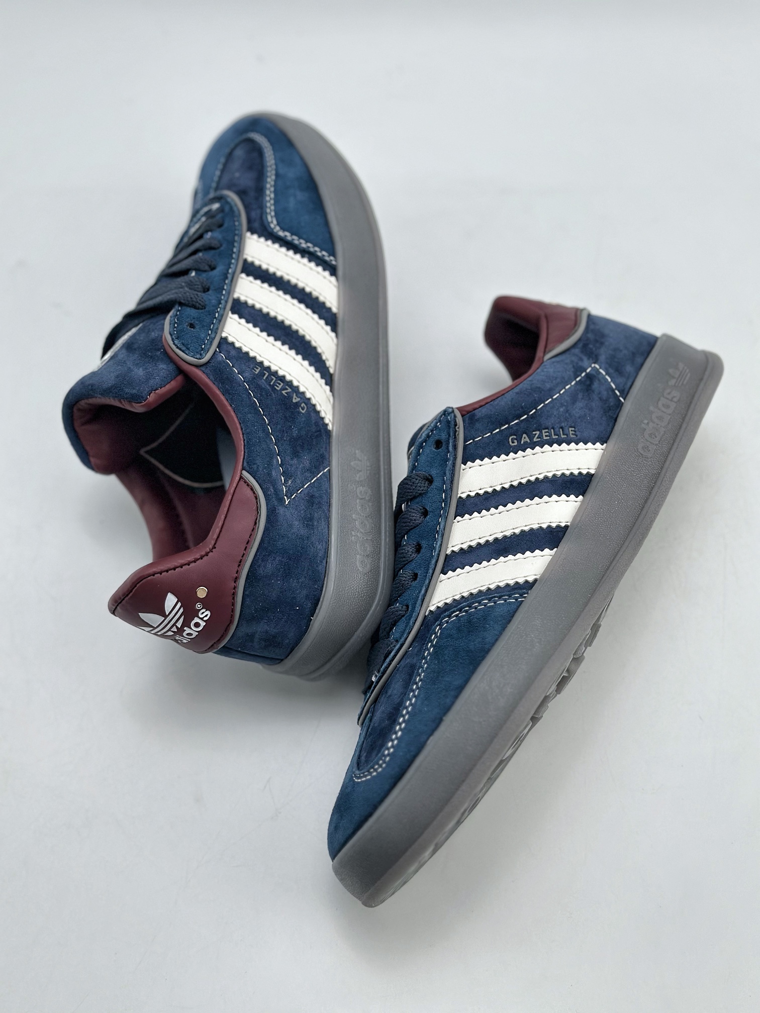 140 adidas Originals Gazelle INdoor W 三叶草休闲防滑耐磨低帮板鞋  ID1008