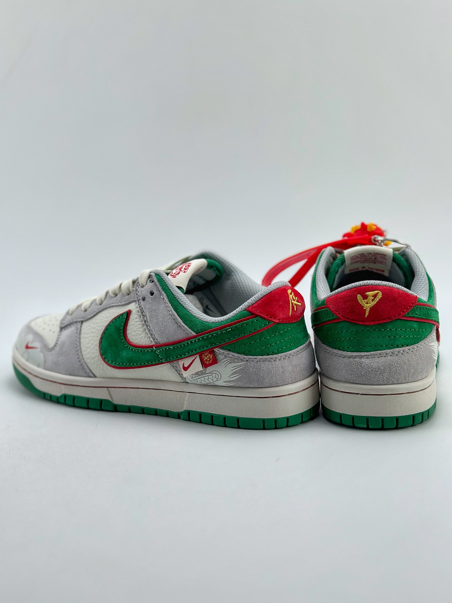 300 Nike SB Dunk Low 中国年限定 苍龙 CR8033-505