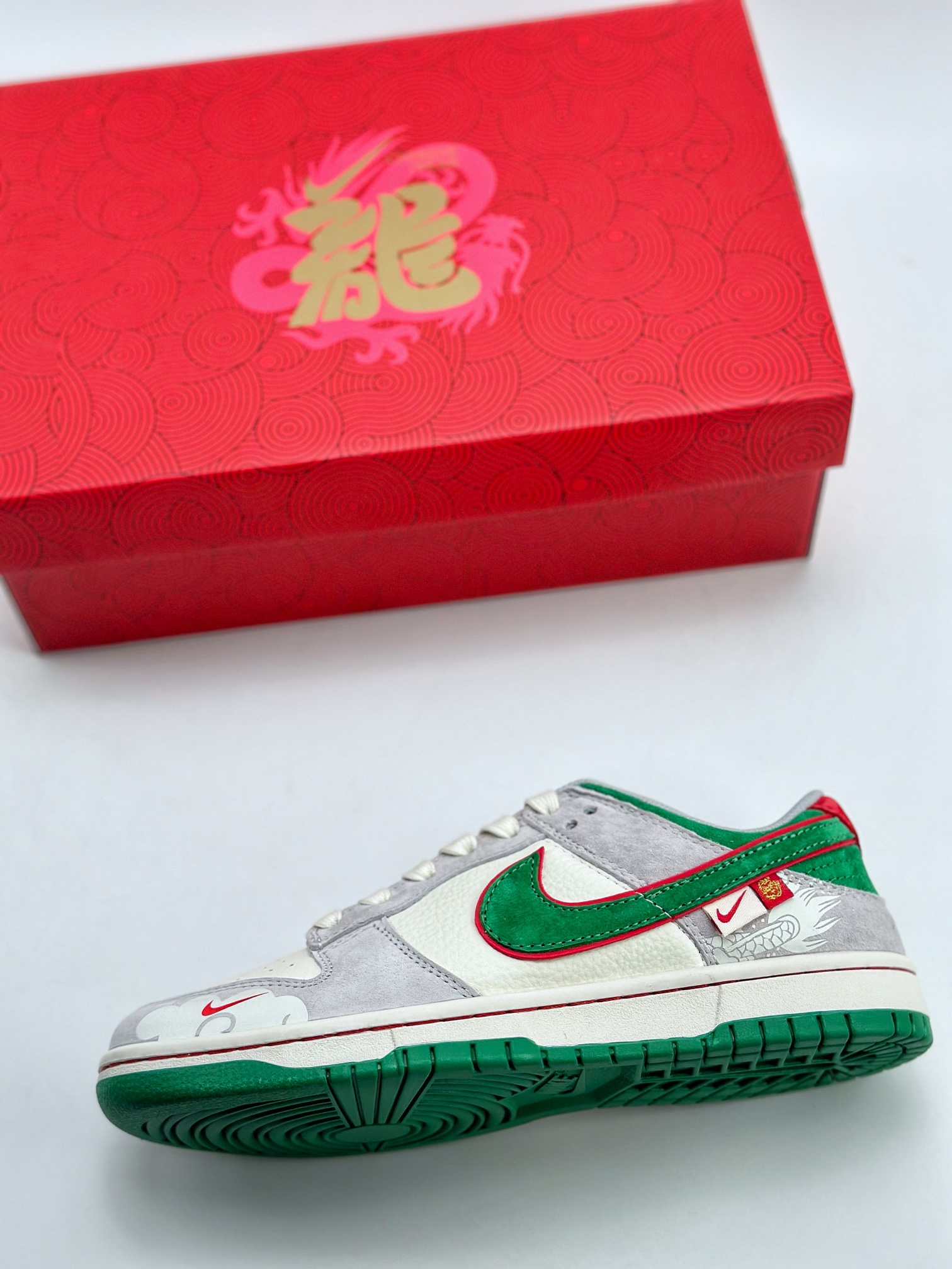 300 Nike SB Dunk Low 中国年限定 苍龙 CR8033-505