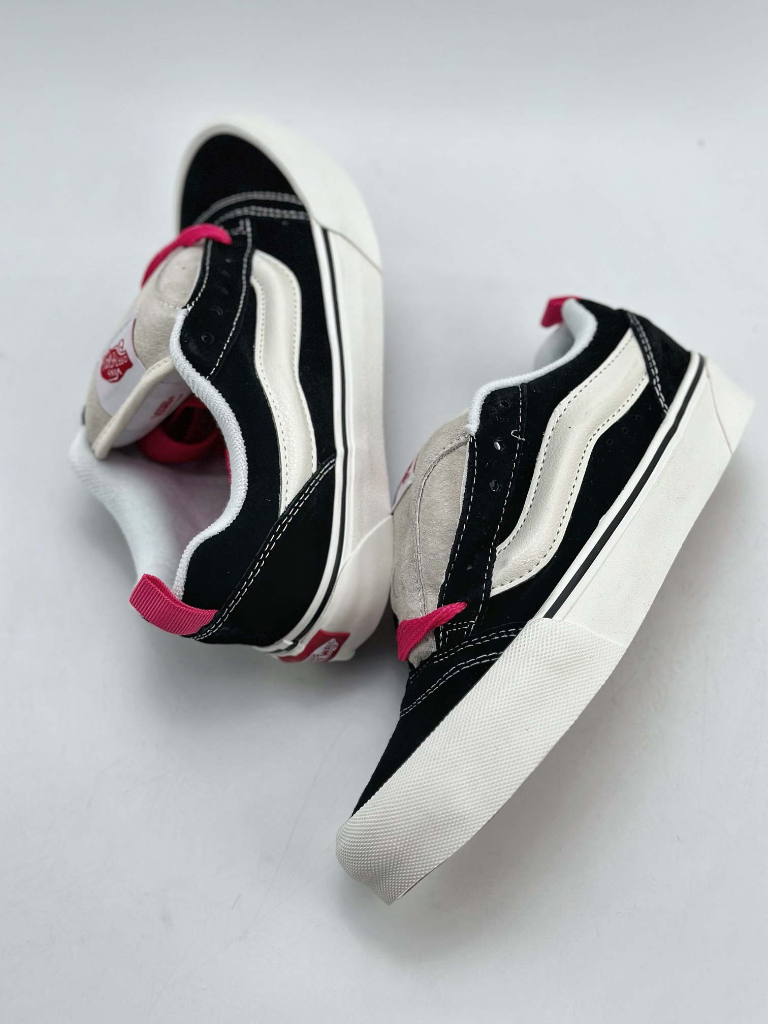 150 Vans Classics Knu Skool 黑色草莓厚鞋舌面包鞋 Vans超火的土豆鞋