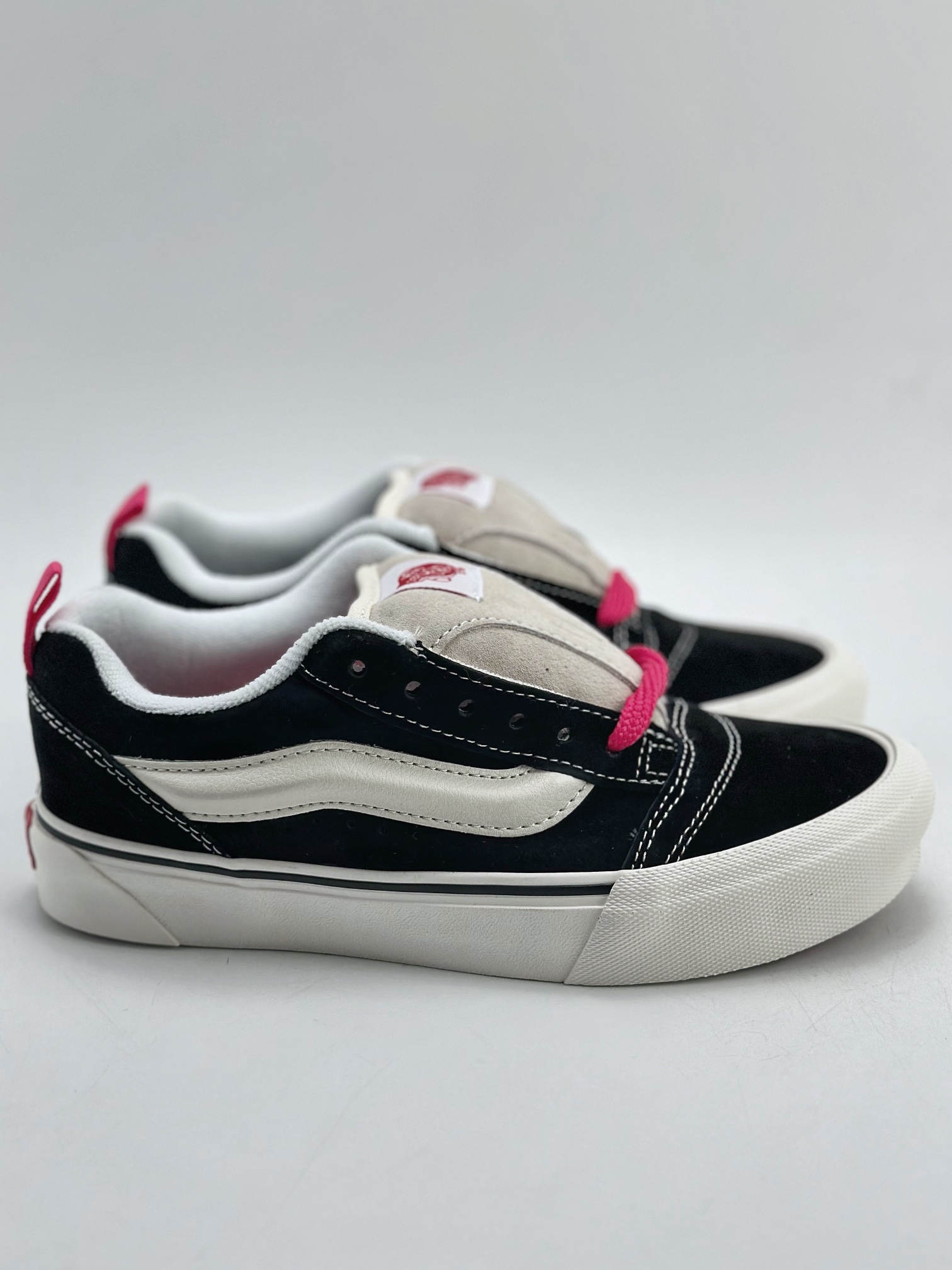 150 Vans Classics Knu Skool 黑色草莓厚鞋舌面包鞋 Vans超火的土豆鞋