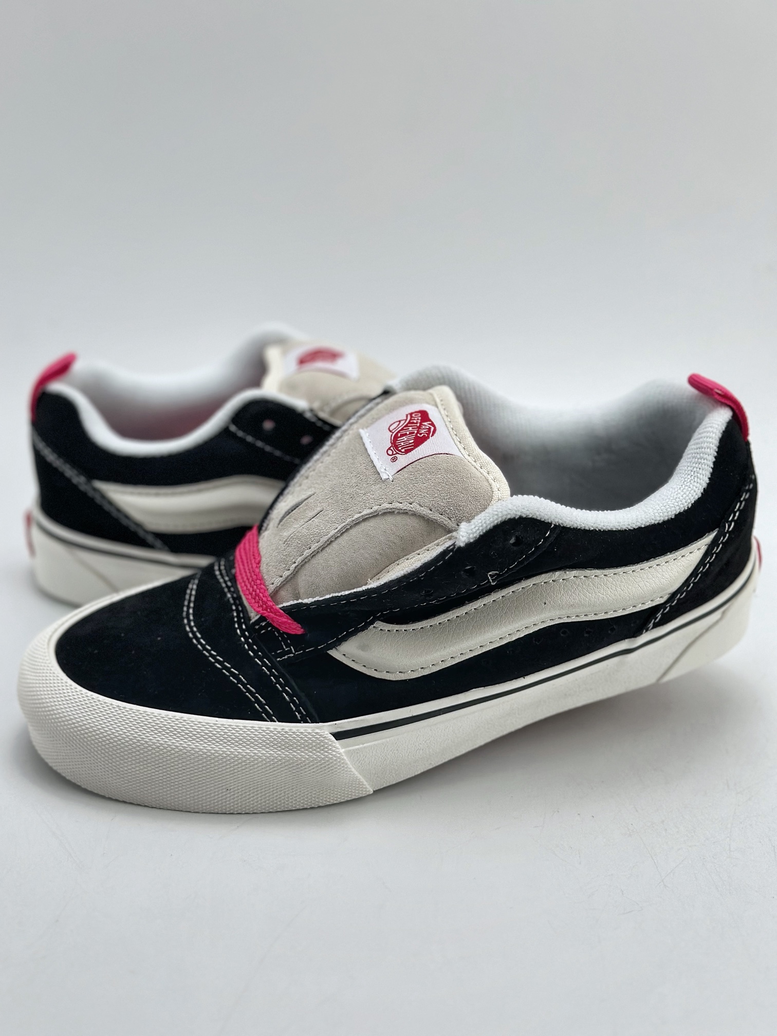 150 Vans Classics Knu Skool 黑色草莓厚鞋舌面包鞋 Vans超火的土豆鞋