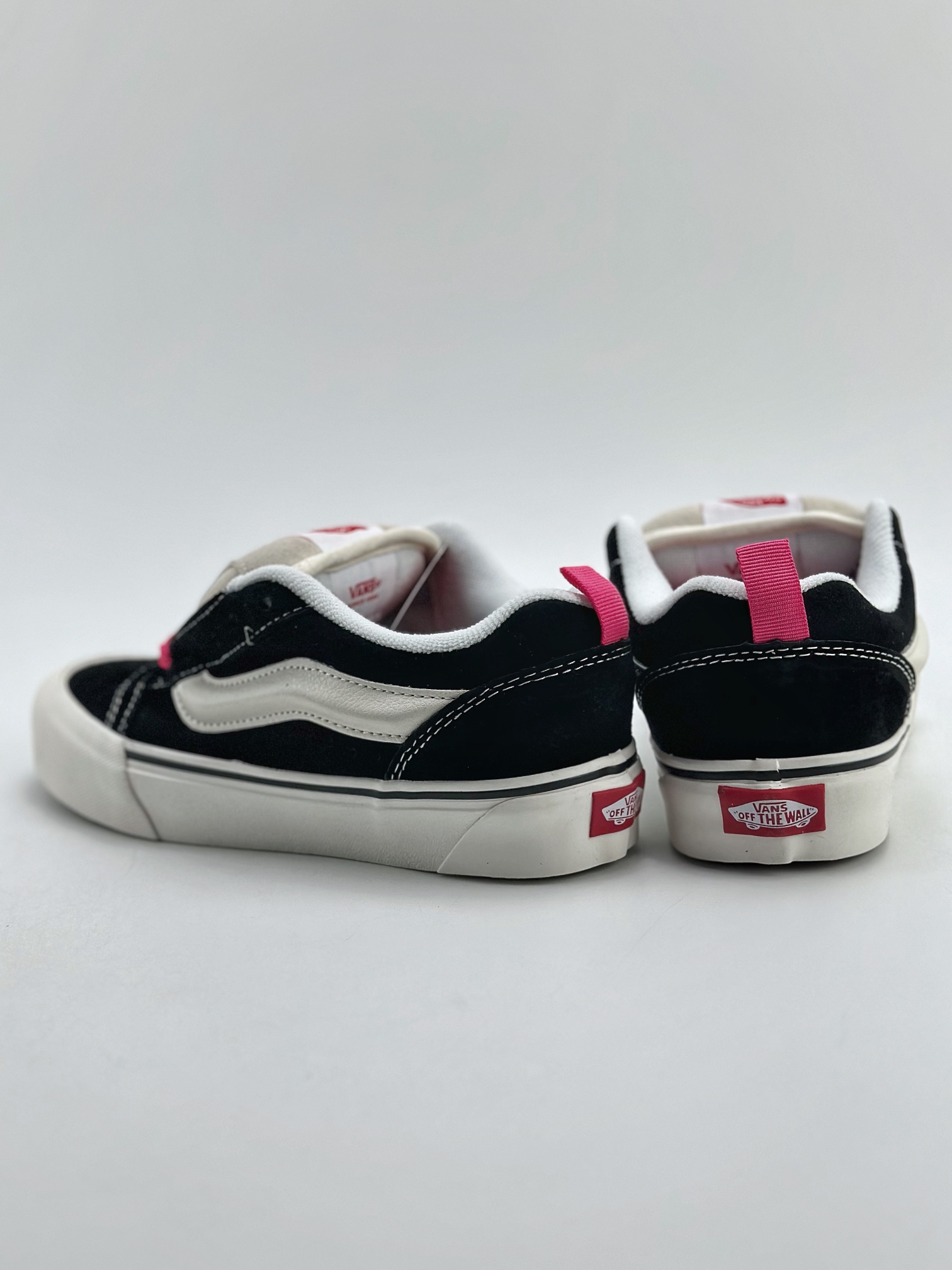 150 Vans Classics Knu Skool 黑色草莓厚鞋舌面包鞋 Vans超火的土豆鞋