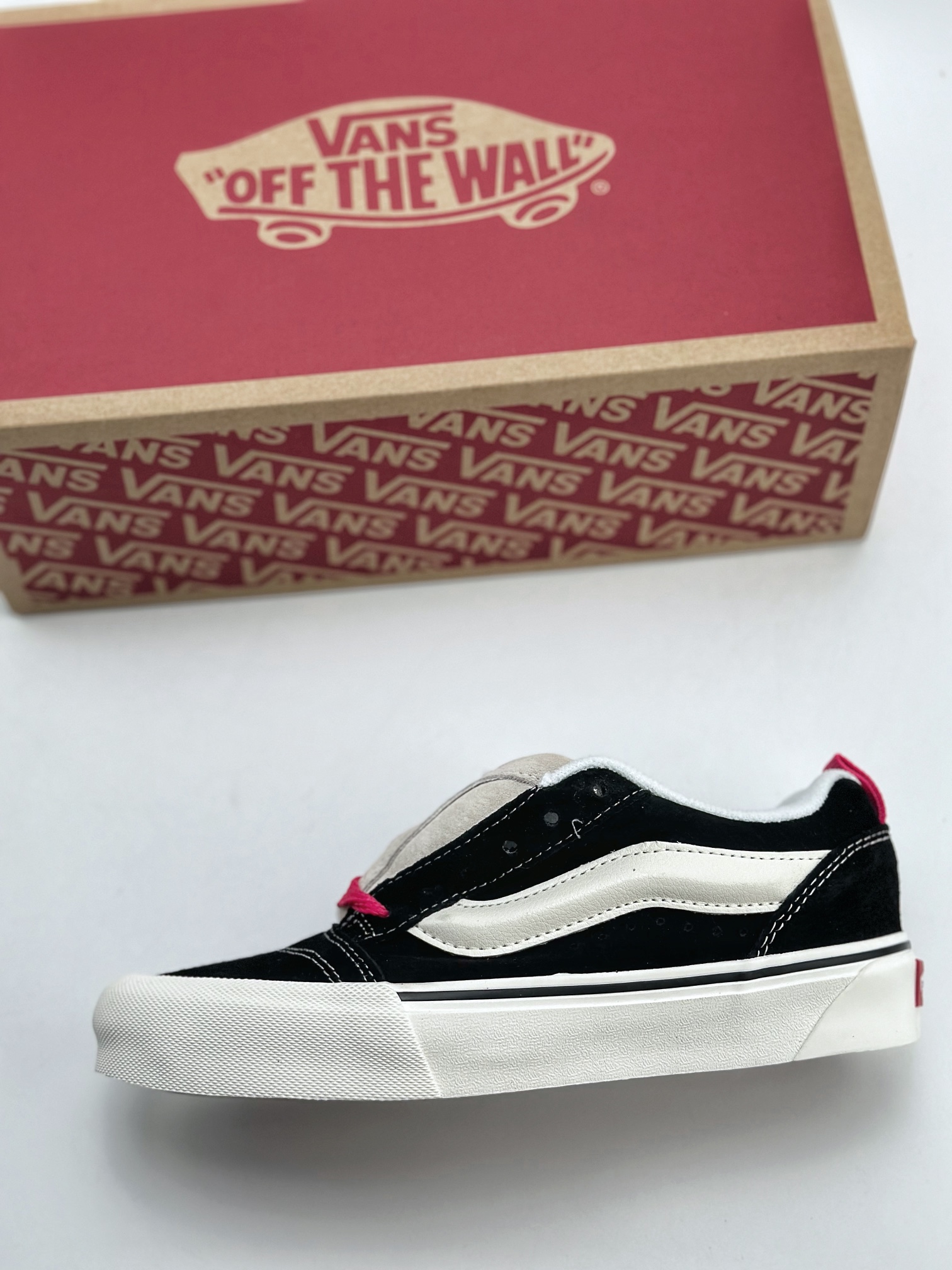 150 Vans Classics Knu Skool 黑色草莓厚鞋舌面包鞋 Vans超火的土豆鞋