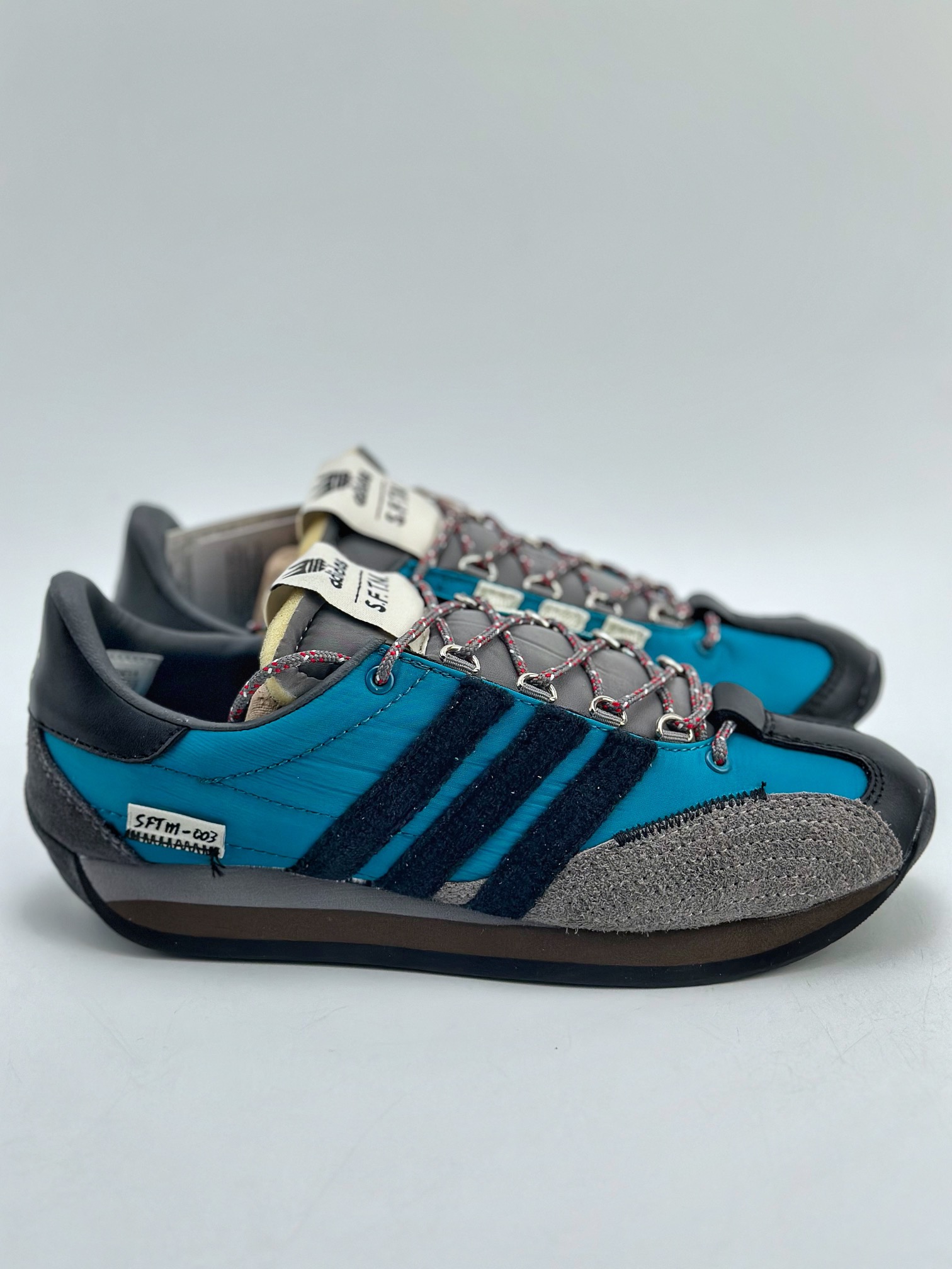 200 Adidas originals Shadow turf x Song For The Mute 黑蓝ID3545