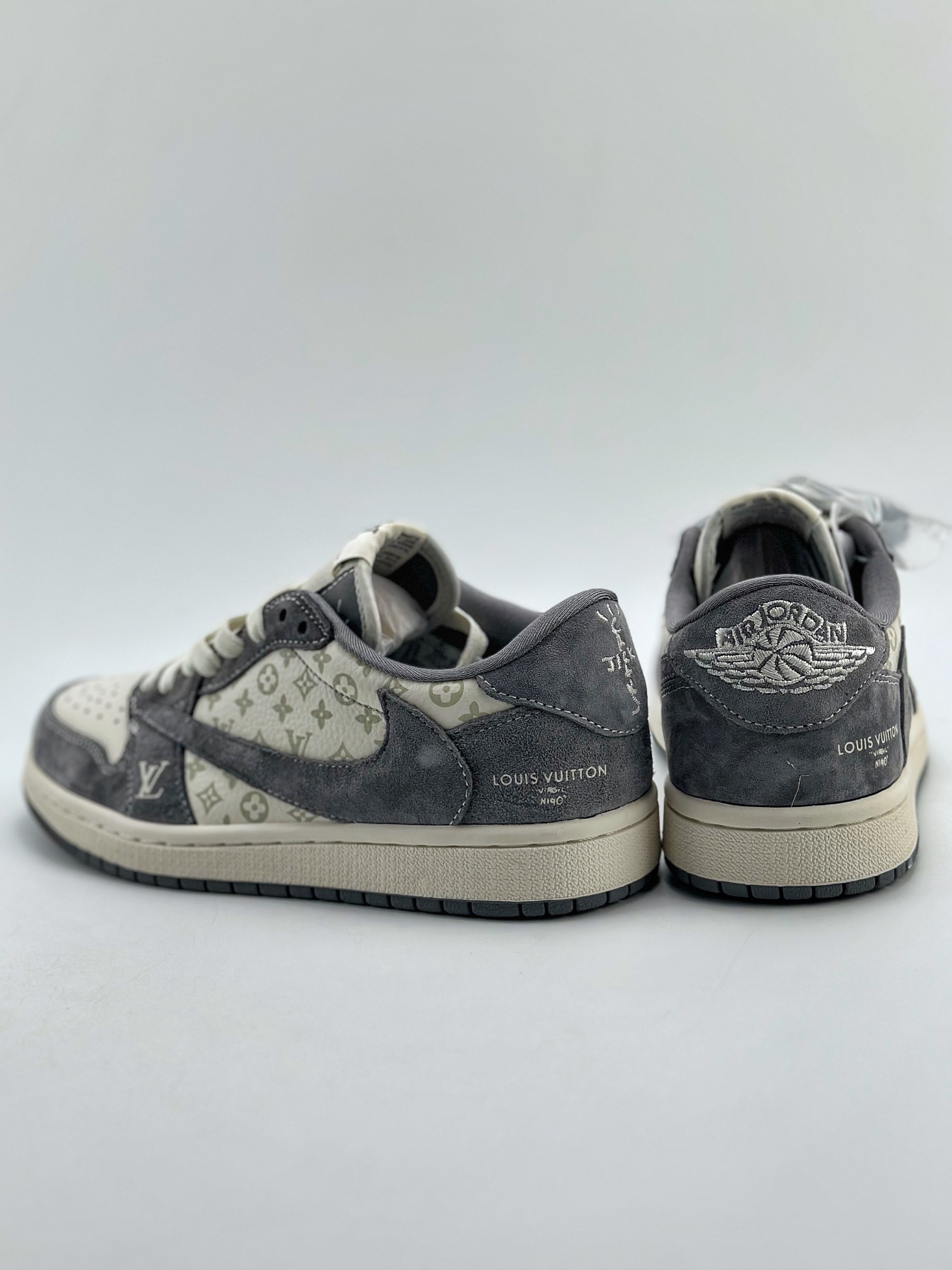 280 Travis Scott x Nike Air Jordan 1 Low x Louis Vuitton Air Jordan 1 Low 反转翻毛白深空灰倒钩 SJ2068-001