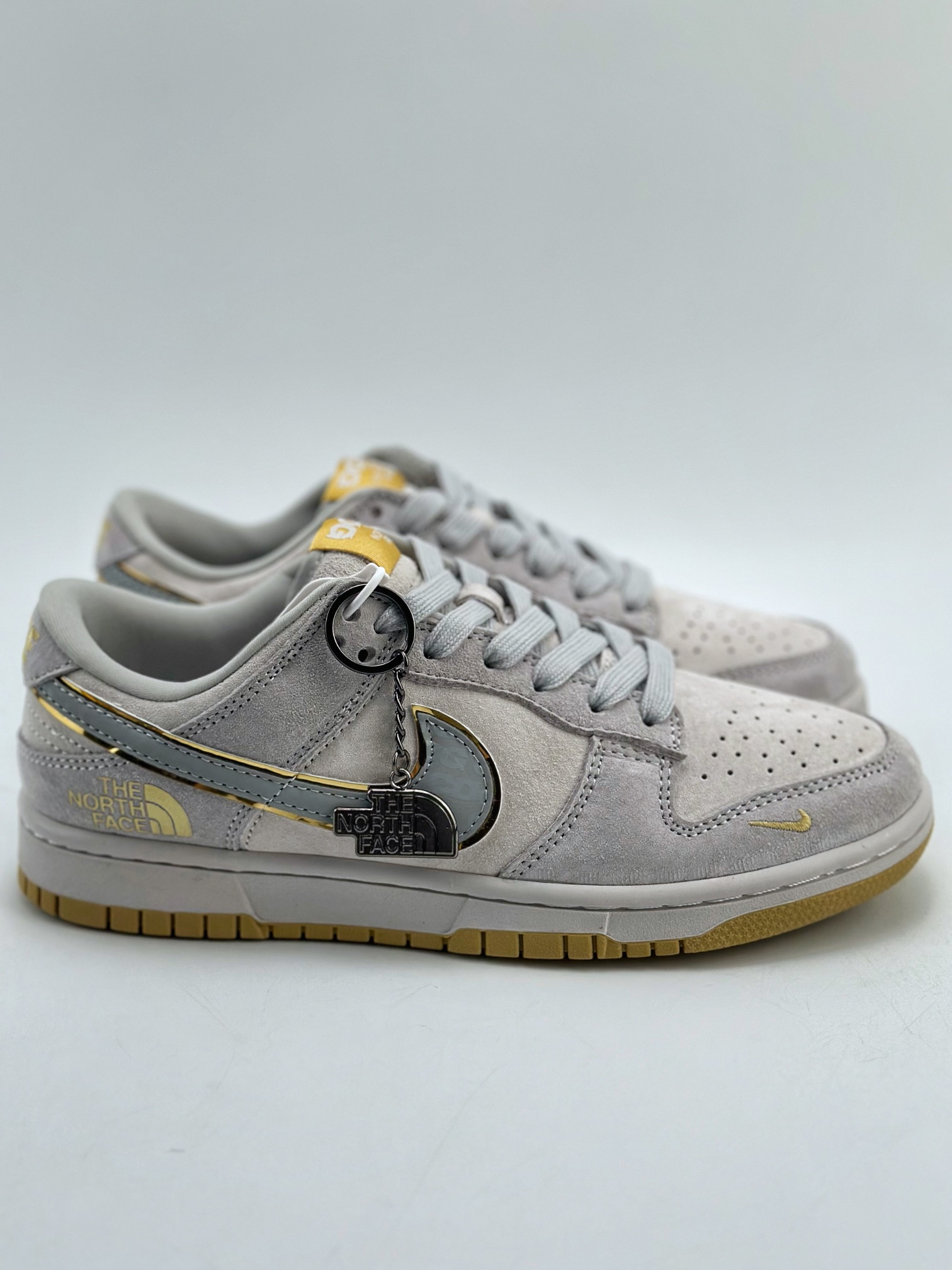 300 Nike SB Dunk Low x CDG x The North Face 白金 DQ1098-337