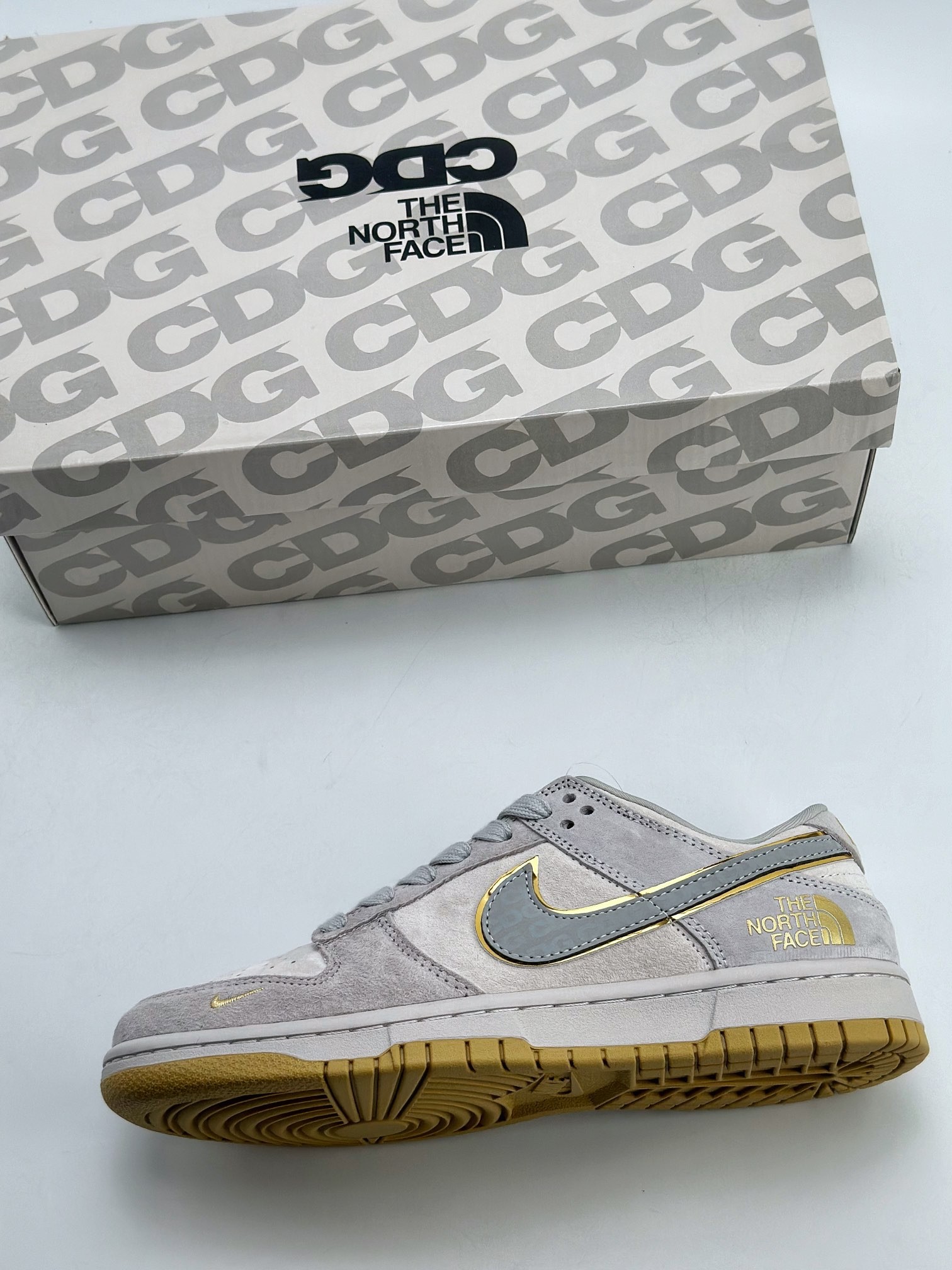 300 Nike SB Dunk Low x CDG x The North Face 白金 DQ1098-337