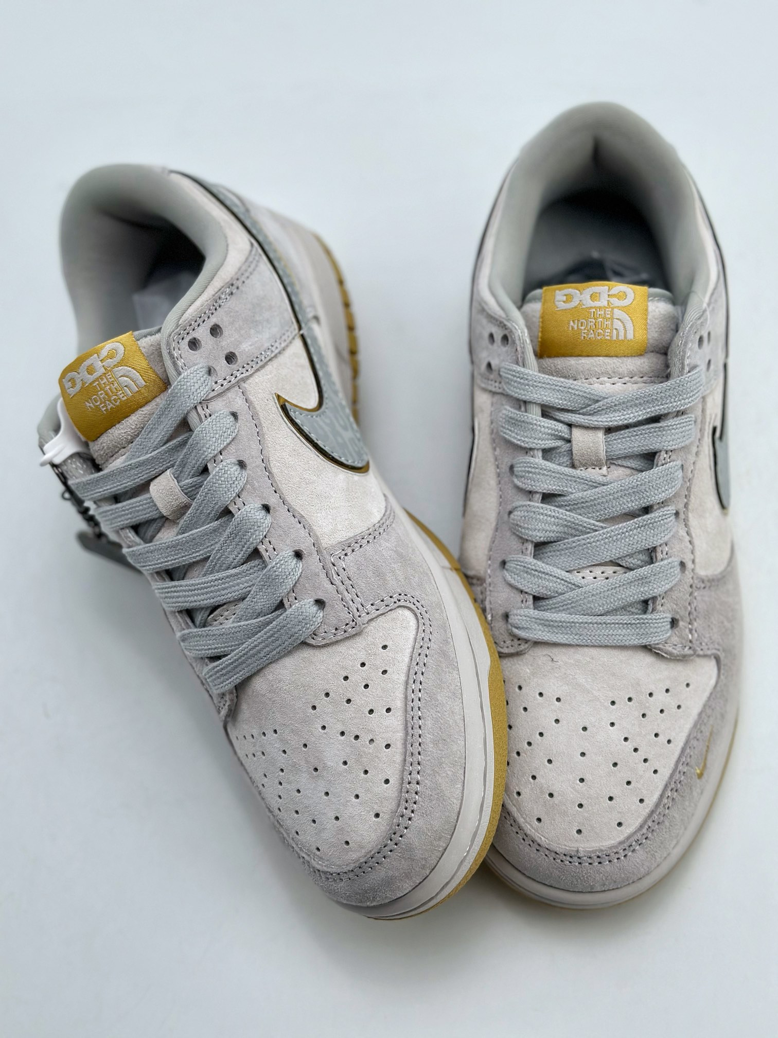 300 Nike SB Dunk Low x CDG x The North Face 白金 DQ1098-337