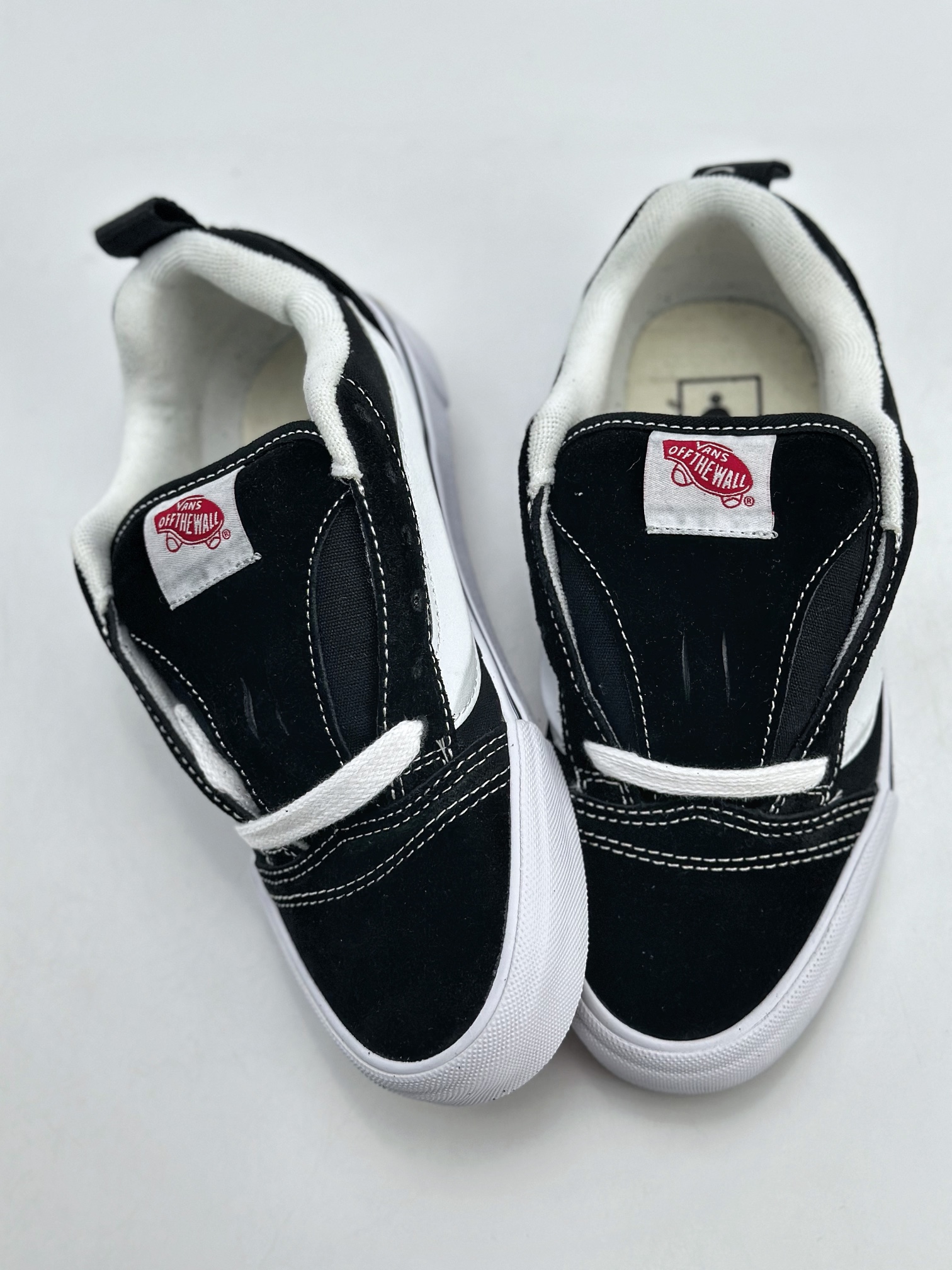 150 Vans Classics Knu Skool 黑白厚鞋舌面包鞋