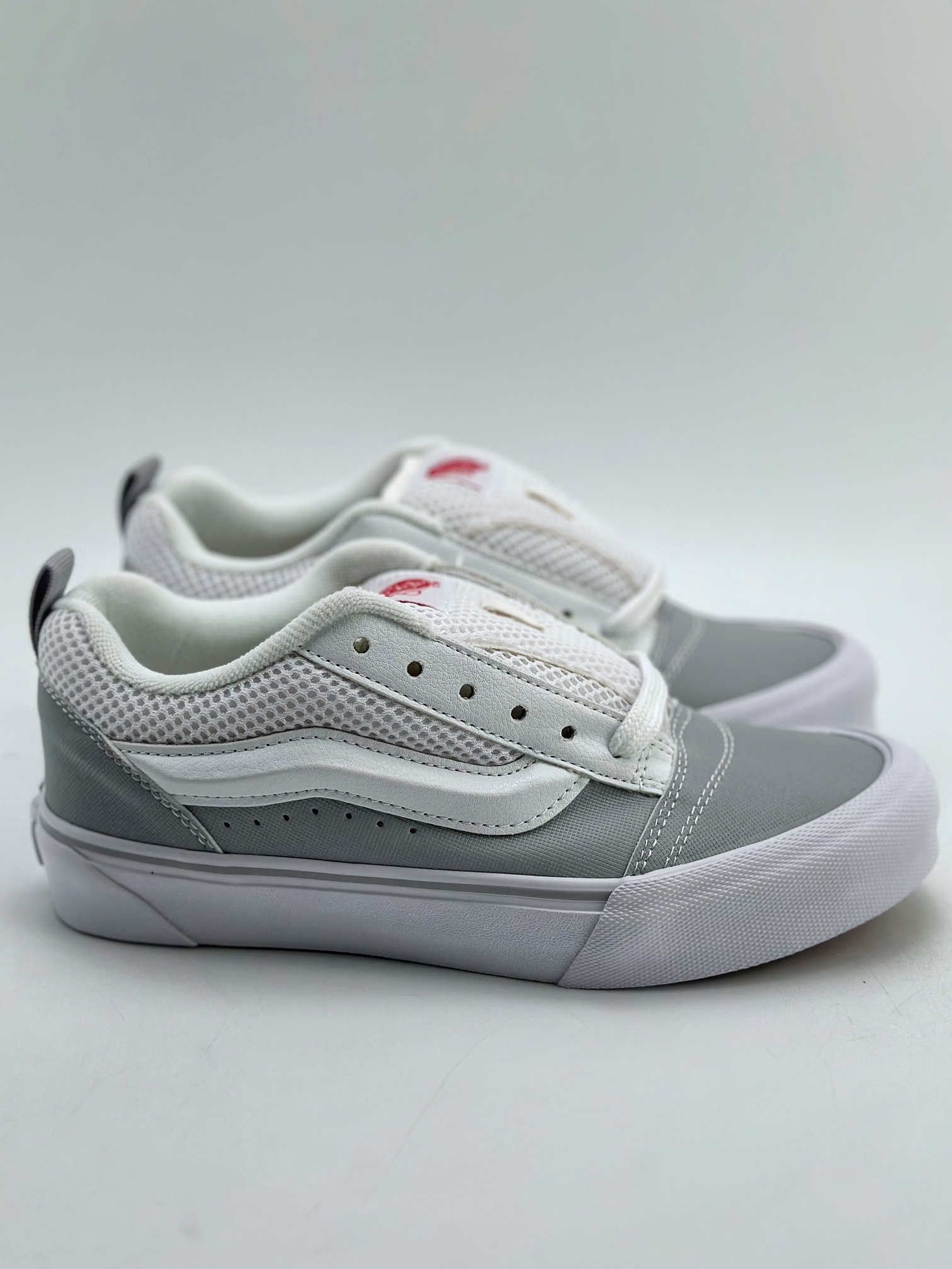 140 Vans Classics Knu Skool 白灰厚鞋舌面包鞋 Vans超火的土豆鞋