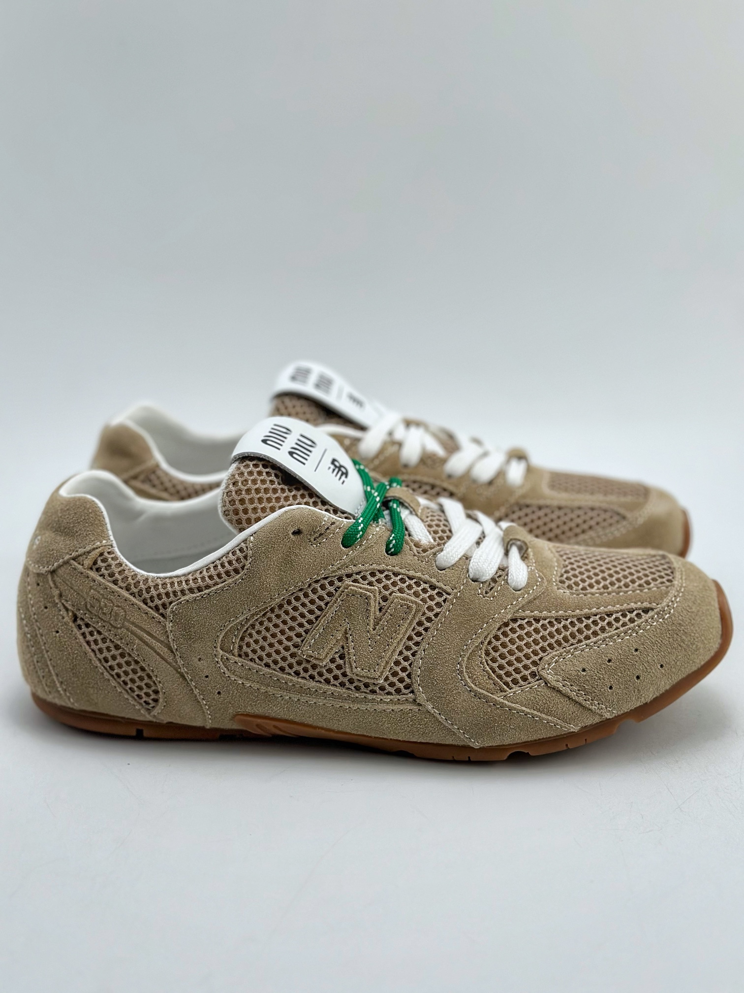 220 New Balance x Miumiu 缪缪联名 24s联名款运动鞋  ECAP523059