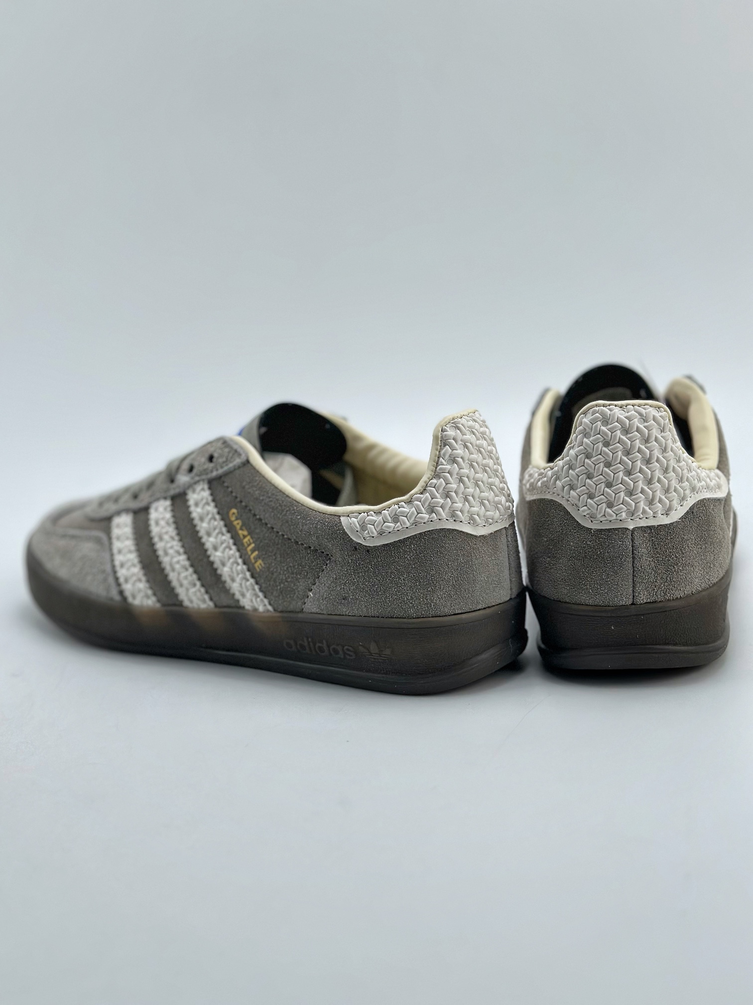 180 adidas Originals Gazelle INdoor 三叶草休闲防滑耐磨低帮板鞋 IF1807