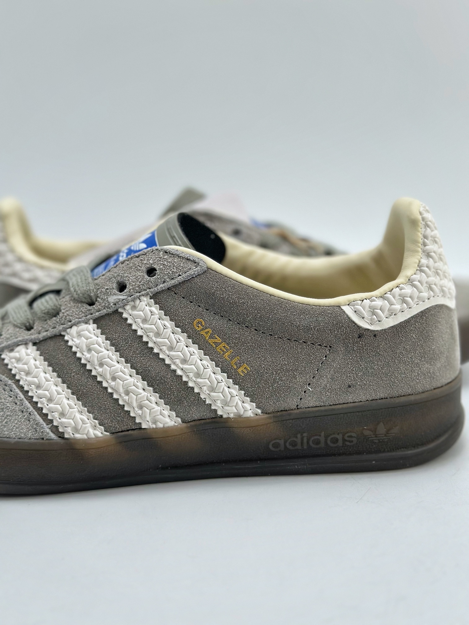 180 adidas Originals Gazelle INdoor 三叶草休闲防滑耐磨低帮板鞋 IF1807