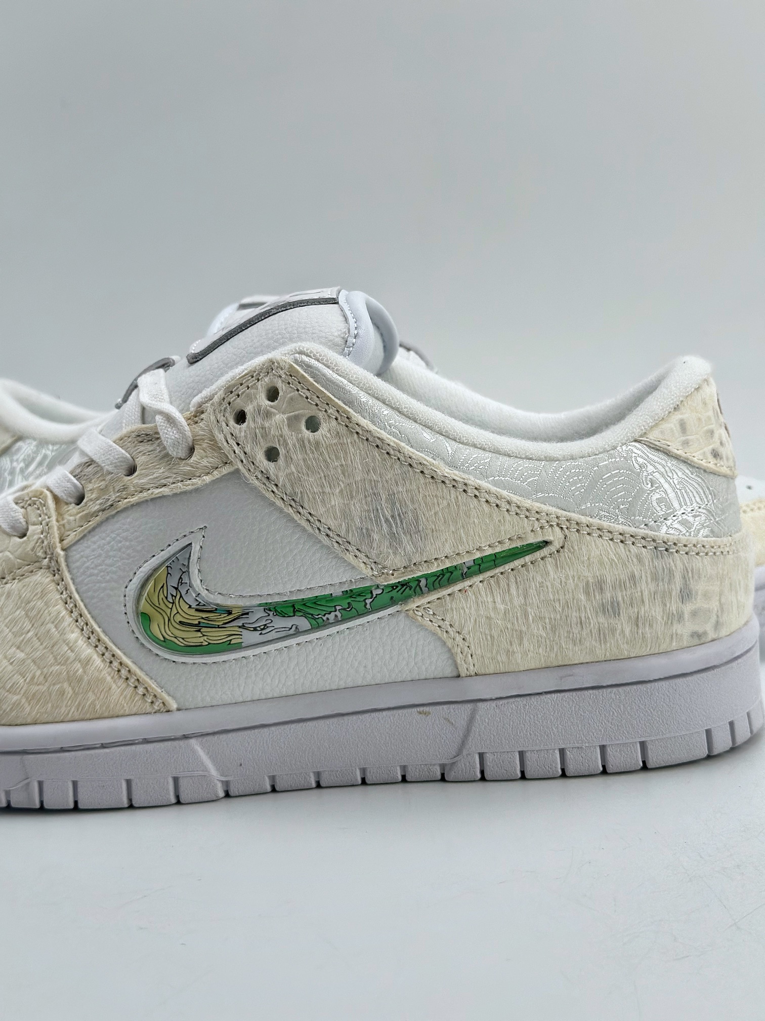 320 Nike SB Dunk Low 中国年限定 玉龙三太子 DV0831-101