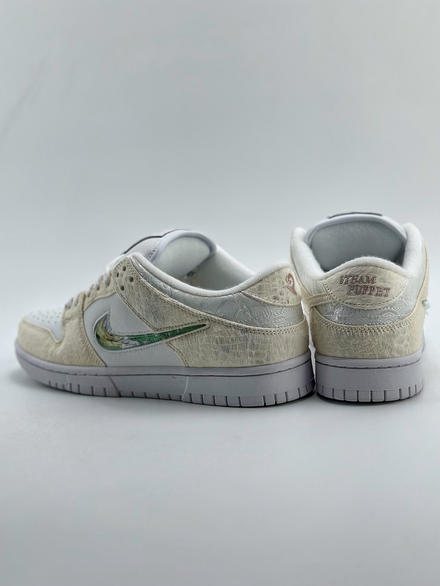 320 Nike SB Dunk Low 中国年限定 玉龙三太子 DV0831-101