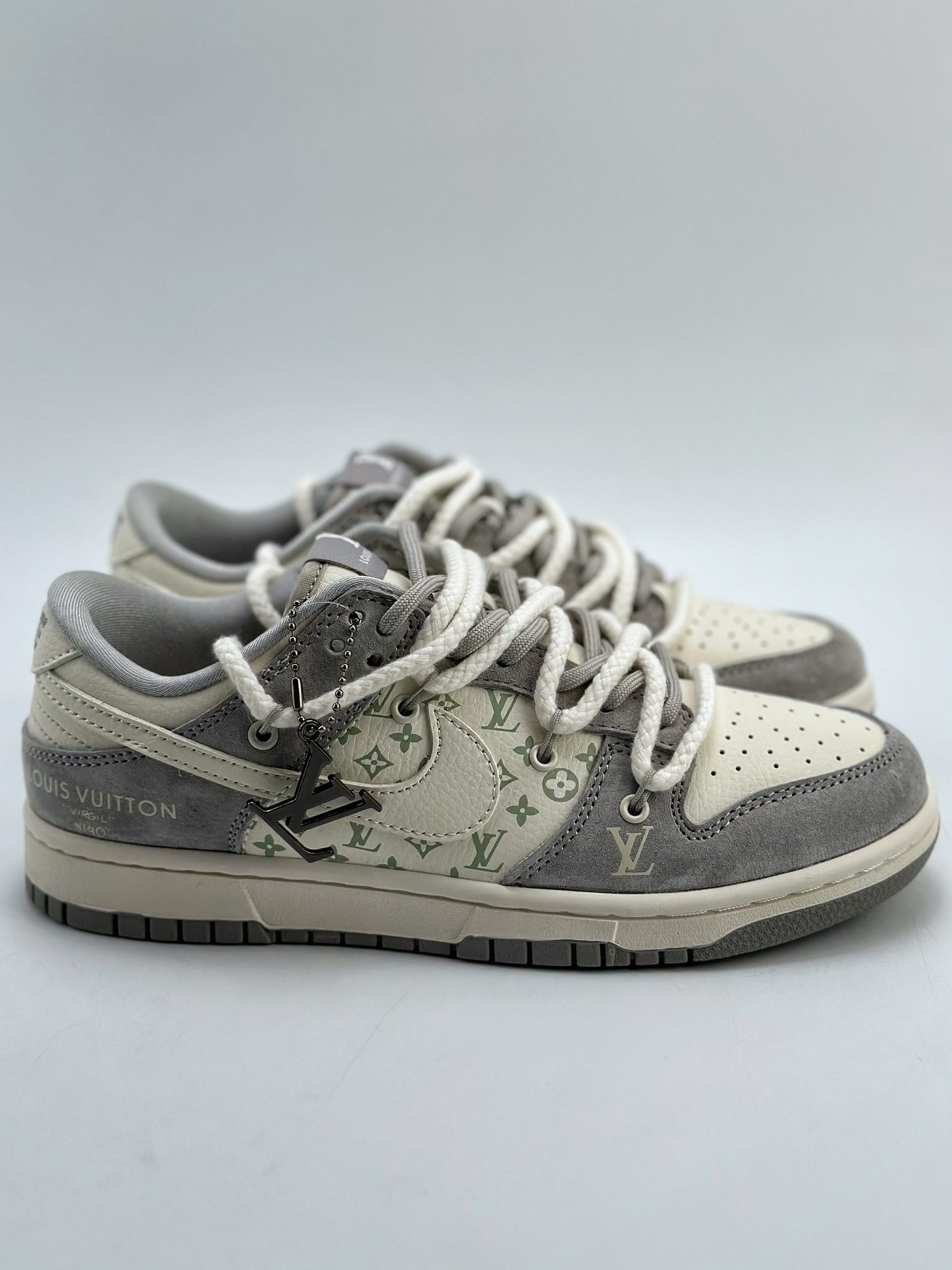 300 Nike SB Dunk Low x Louis Vuitton 白灰绑带 SJ2068-237